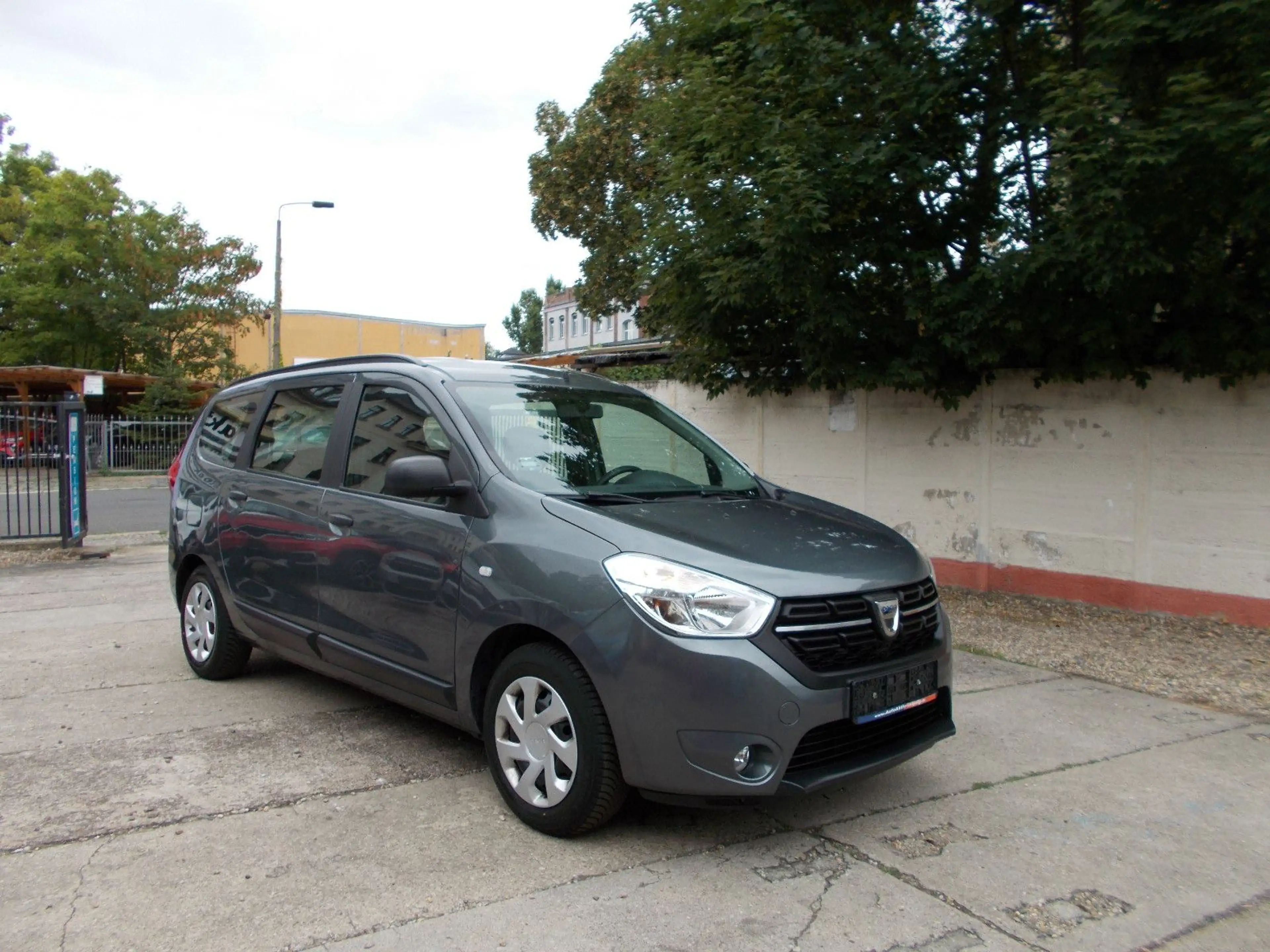 Dacia Lodgy SCe 100*KLIMA*SV*ZV*el.FH*EURO6 — photo 4