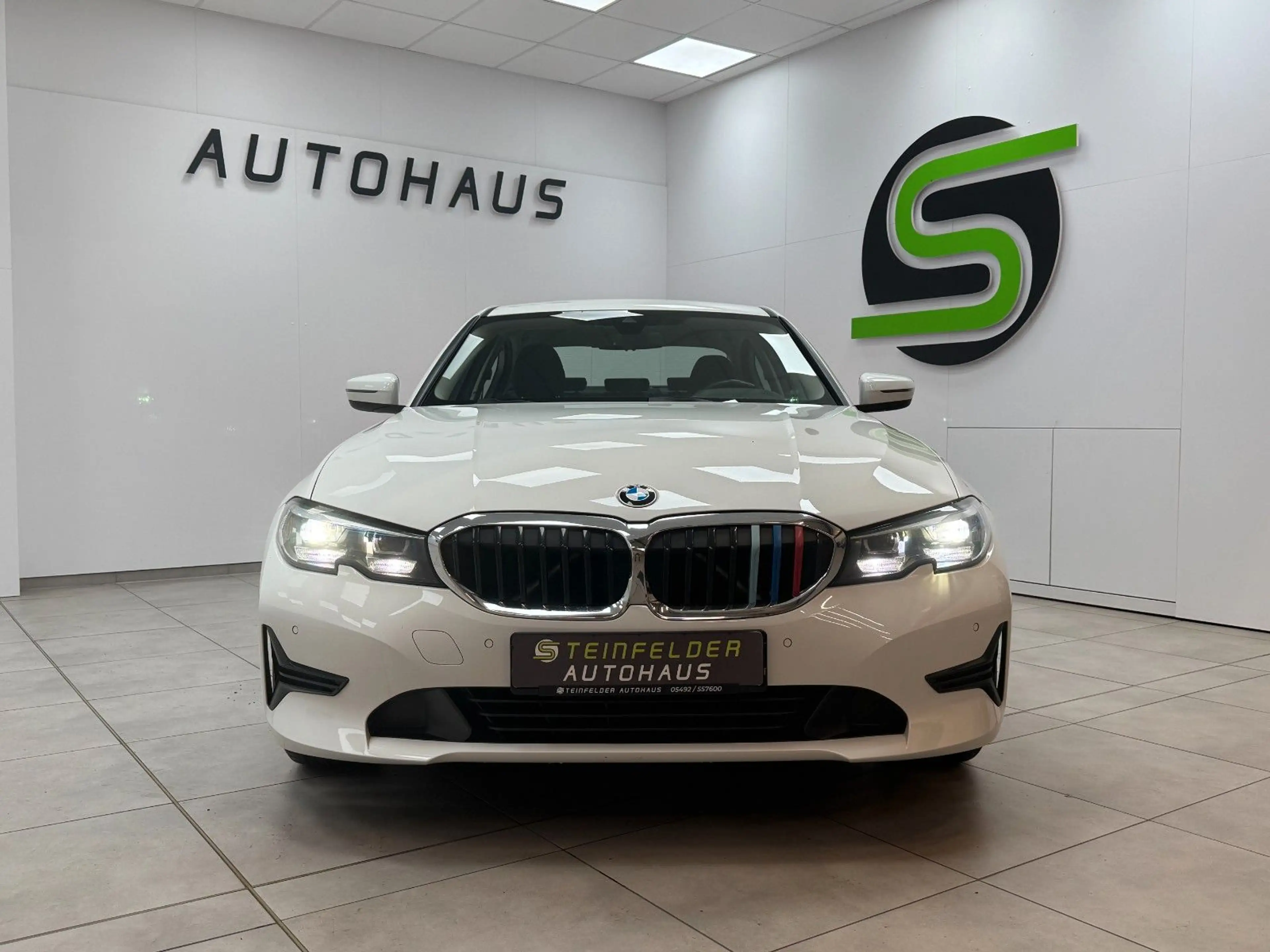 BMW 318 d Advantage / AHK / SHZ / DIG.TACHO / LED — photo 2