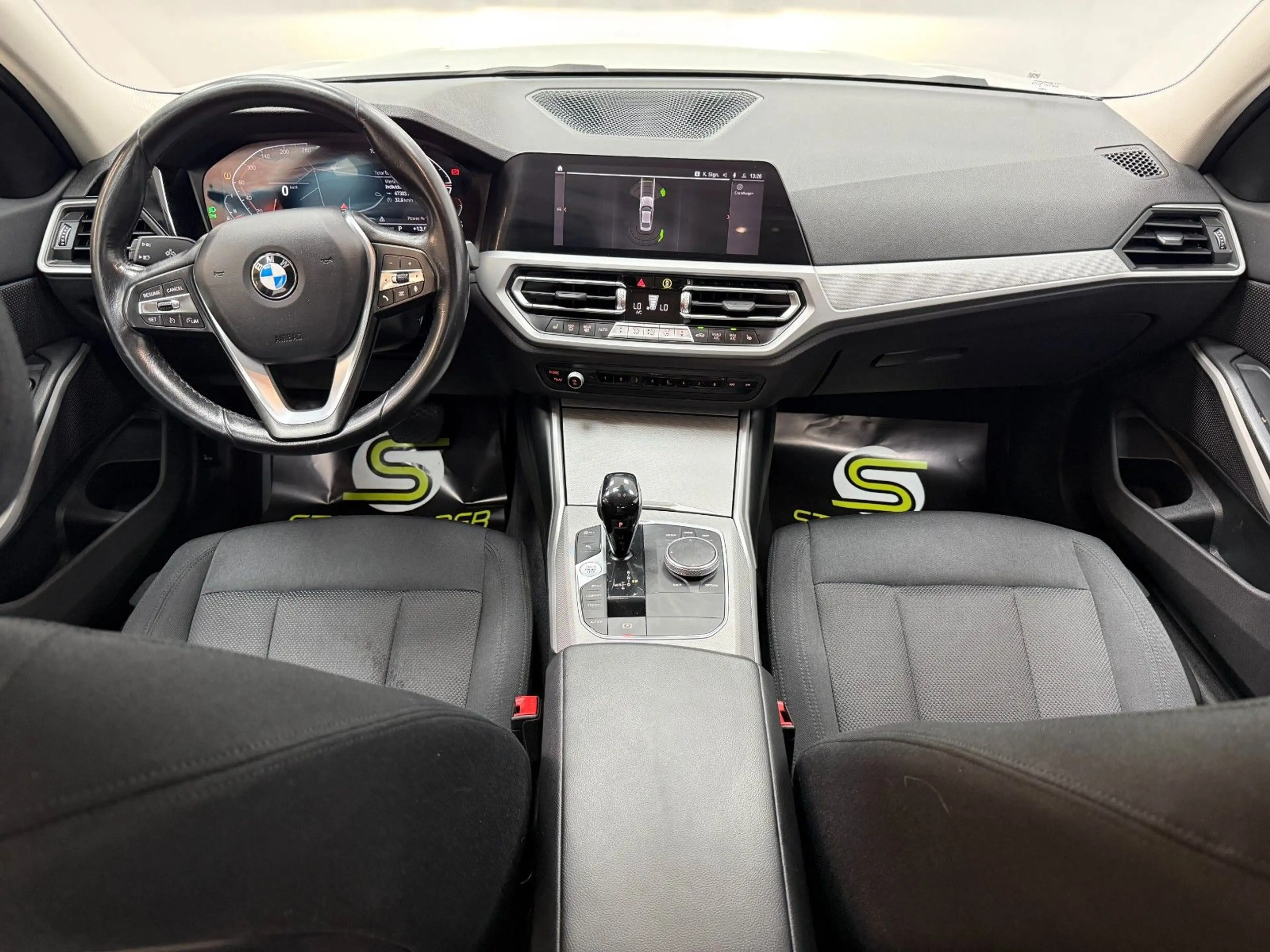 BMW 318 d Advantage / AHK / SHZ / DIG.TACHO / LED — photo 15