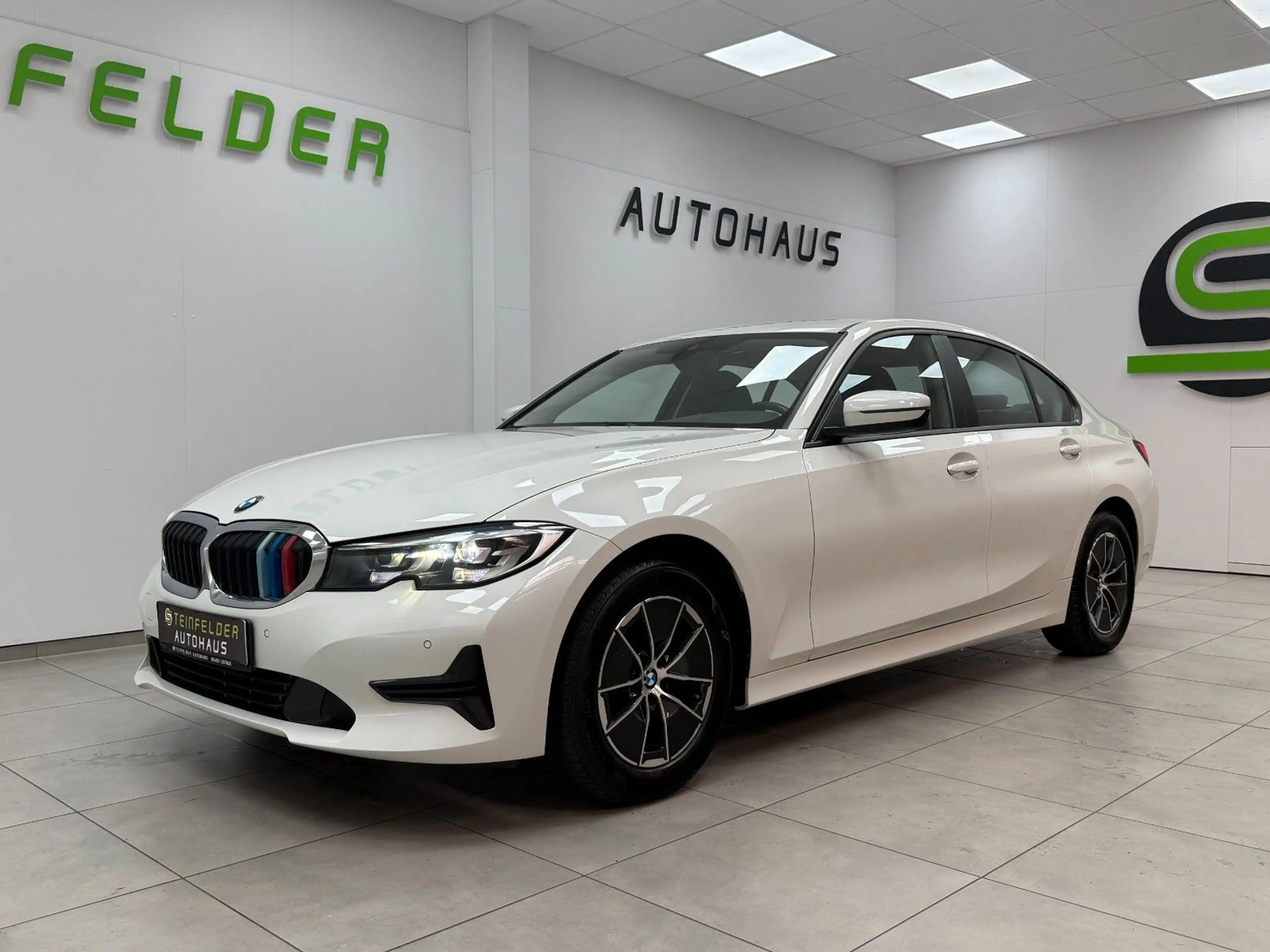 BMW 318 d Advantage / AHK / SHZ / DIG.TACHO / LED — photo 3