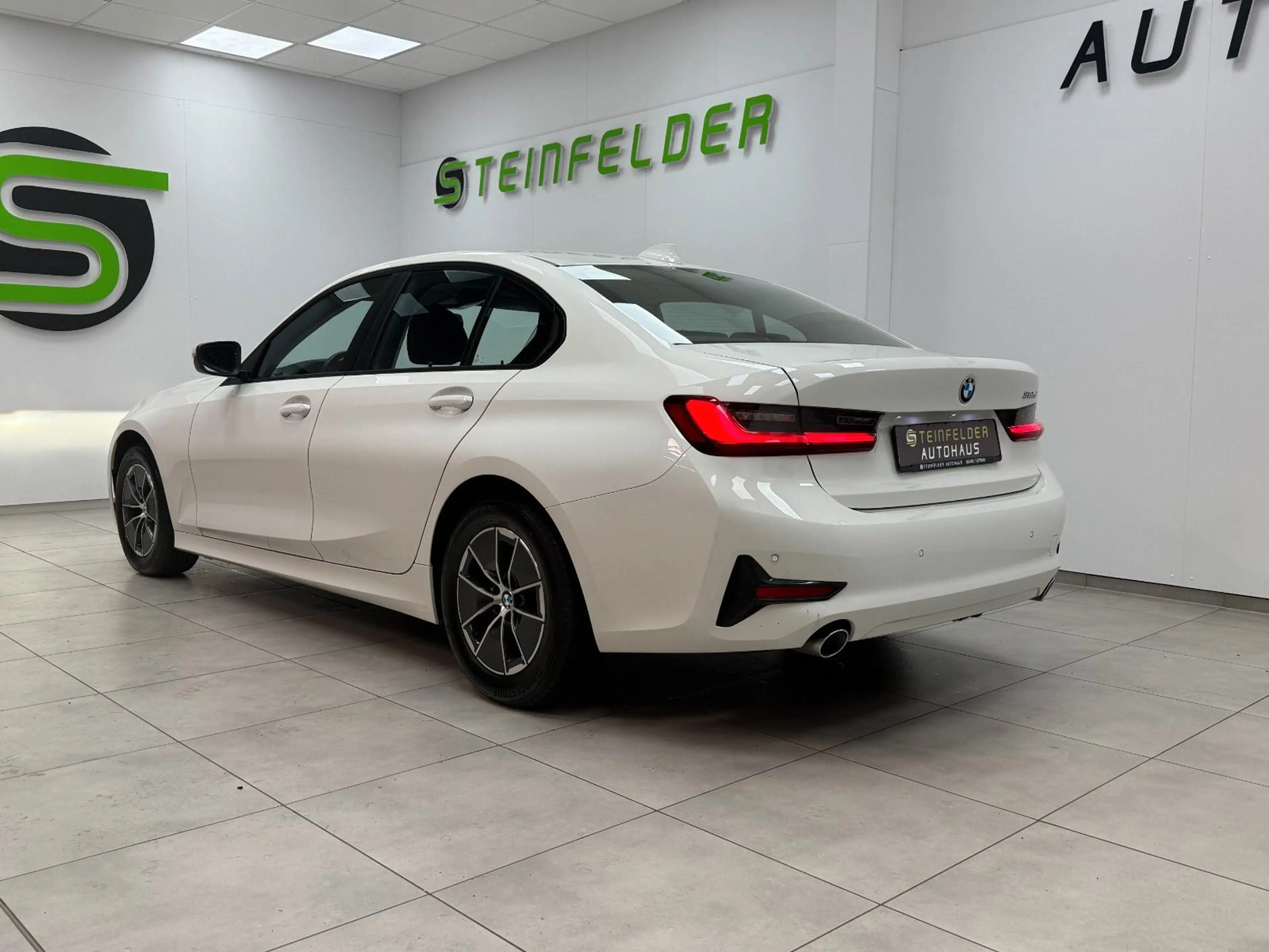 BMW 318 d Advantage / AHK / SHZ / DIG.TACHO / LED — photo 5