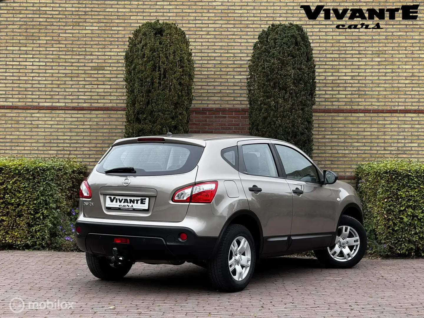Nissan Qashqai 1.6 Visia Cruise*Airco*Trekhaak*PDC*Nw.APK Brun - 2