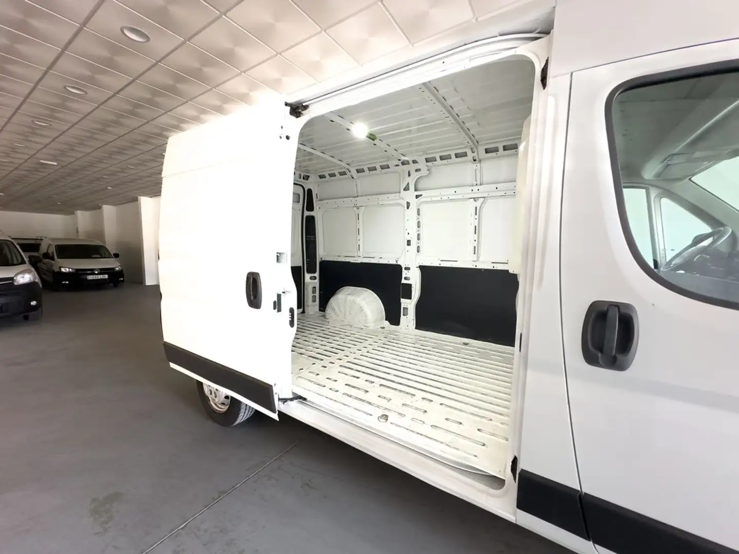 Citroen Jumper BlueHDi 103KW (140CV) Furgón 35L2H2 Blanco - 1