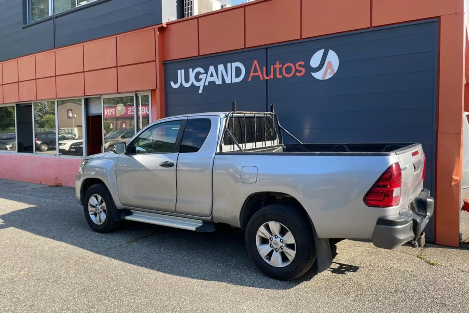 Toyota Hilux 2.4 150 XTRA LEGENDE Gris - 2