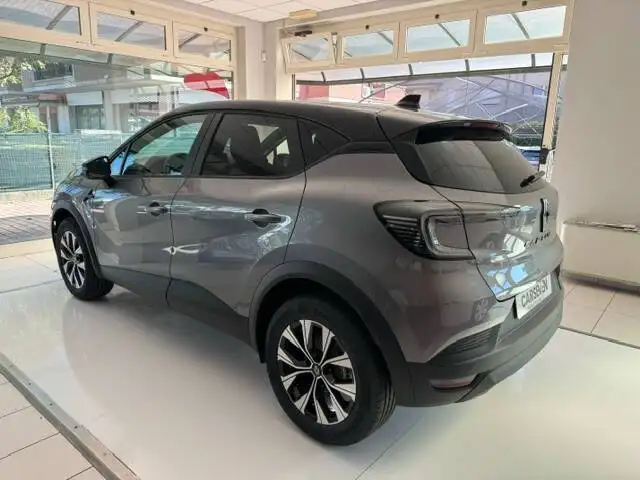 Renault Captur view 2
