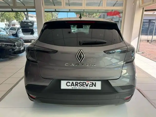 Renault Captur view 3
