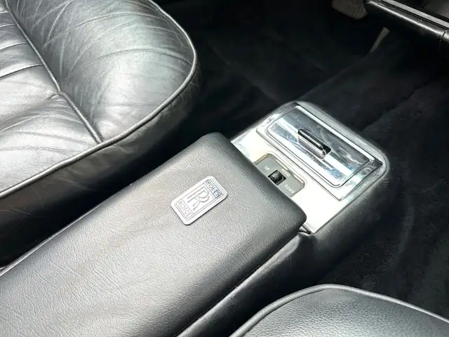 Rolls-Royce Corniche view 24