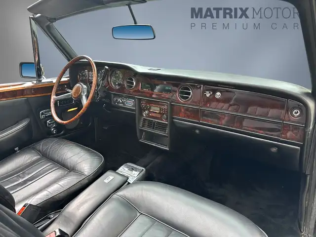 Rolls-Royce Corniche view 15