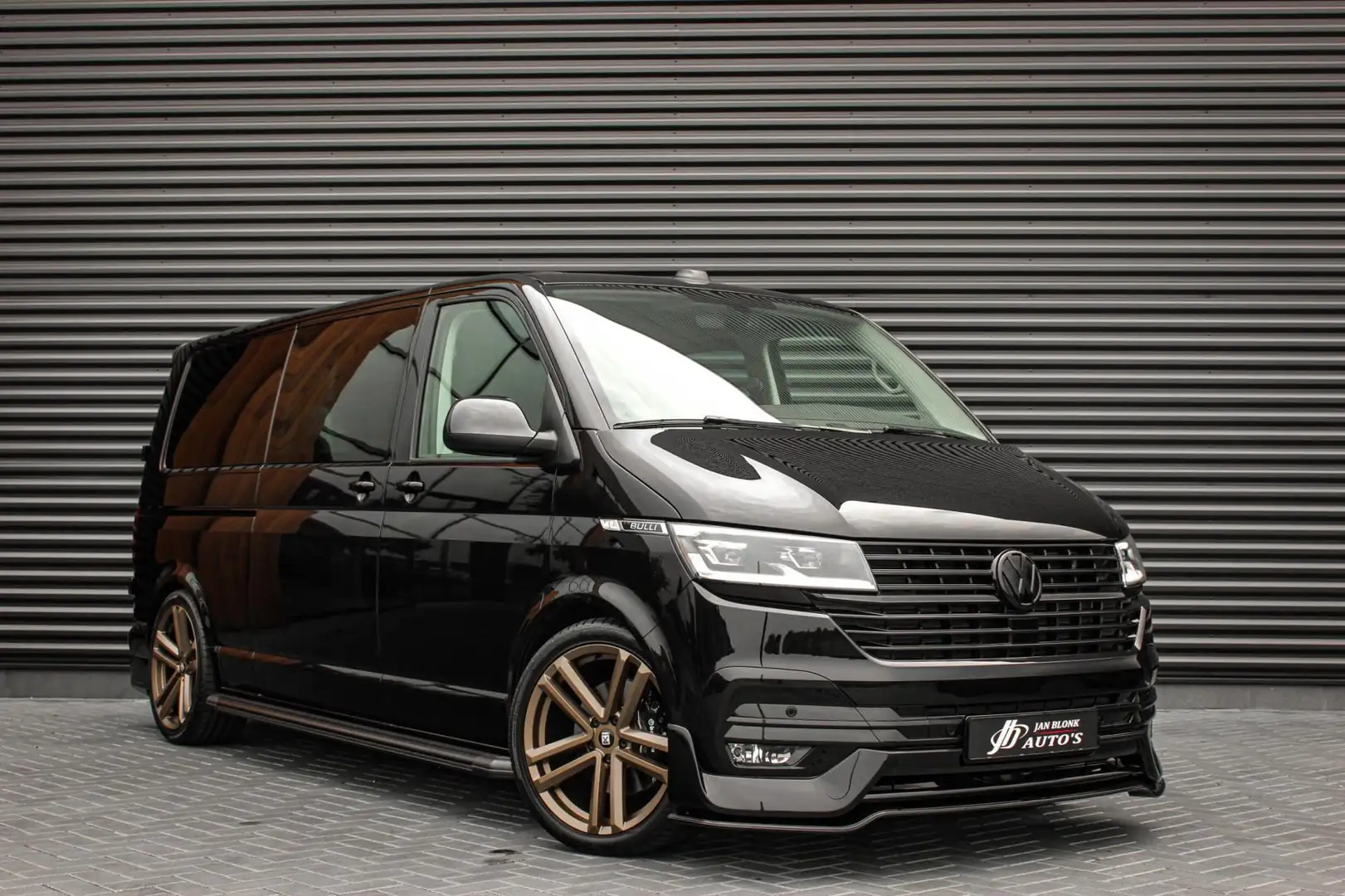 Volkswagen Transporter 2.0 TDI L2H1 150PK DIRECT RIJDEN BULLI SPECIAL / L Nero - 2