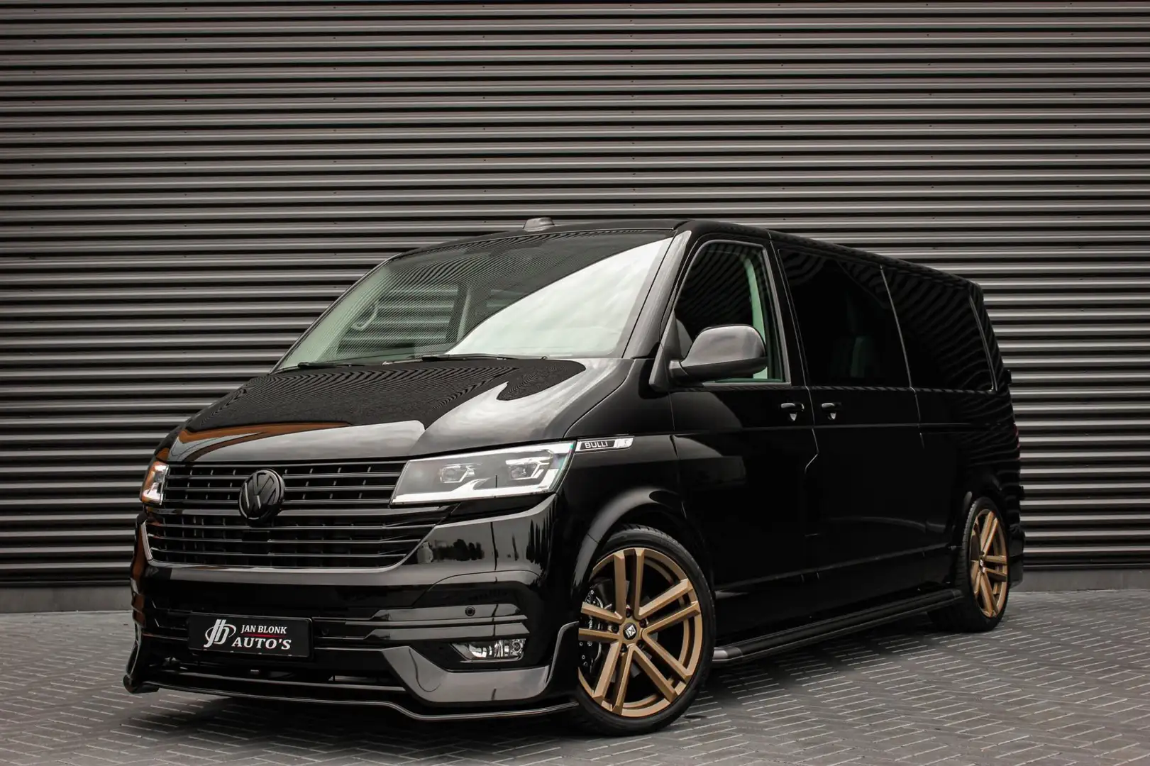 Volkswagen Transporter 2.0 TDI L2H1 150PK DIRECT RIJDEN BULLI SPECIAL / L Nero - 1