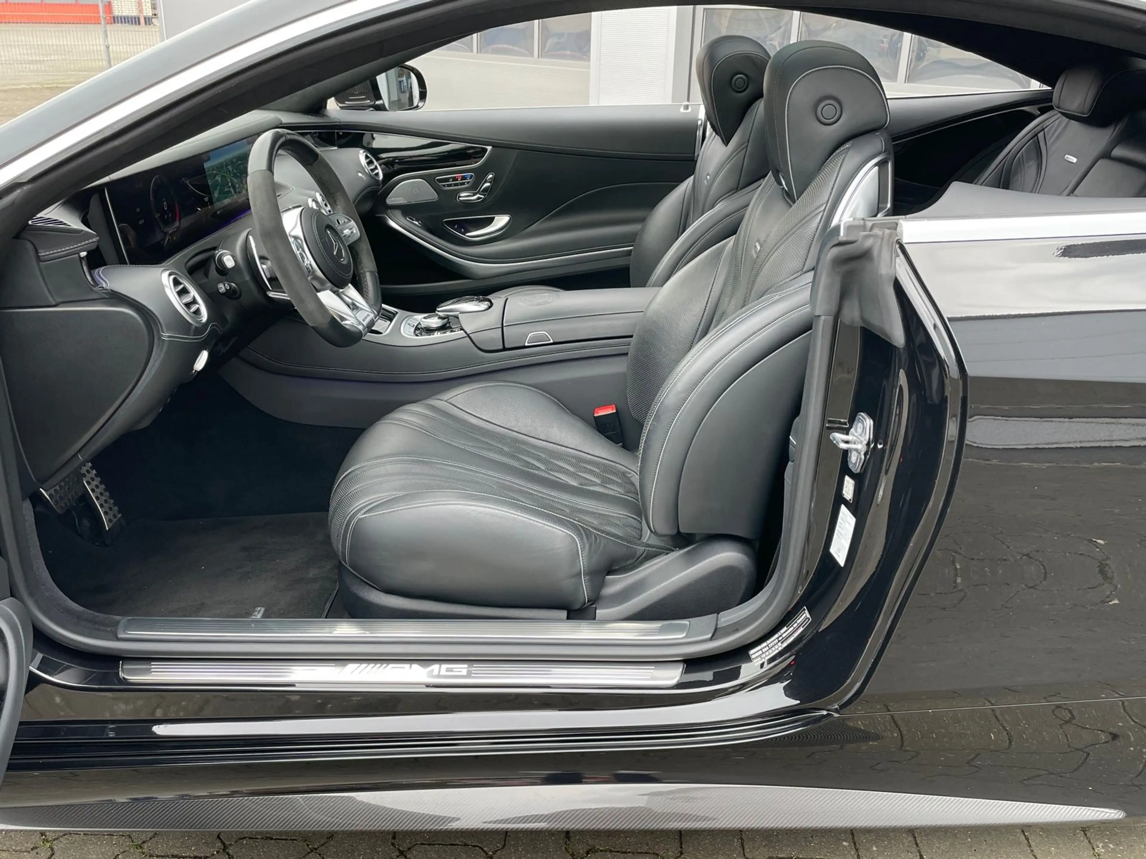 Mercedes-Benz S 63 AMG COUPE 4MATIC+, CARBON PAKET, BRD, 2.HD — photo 3