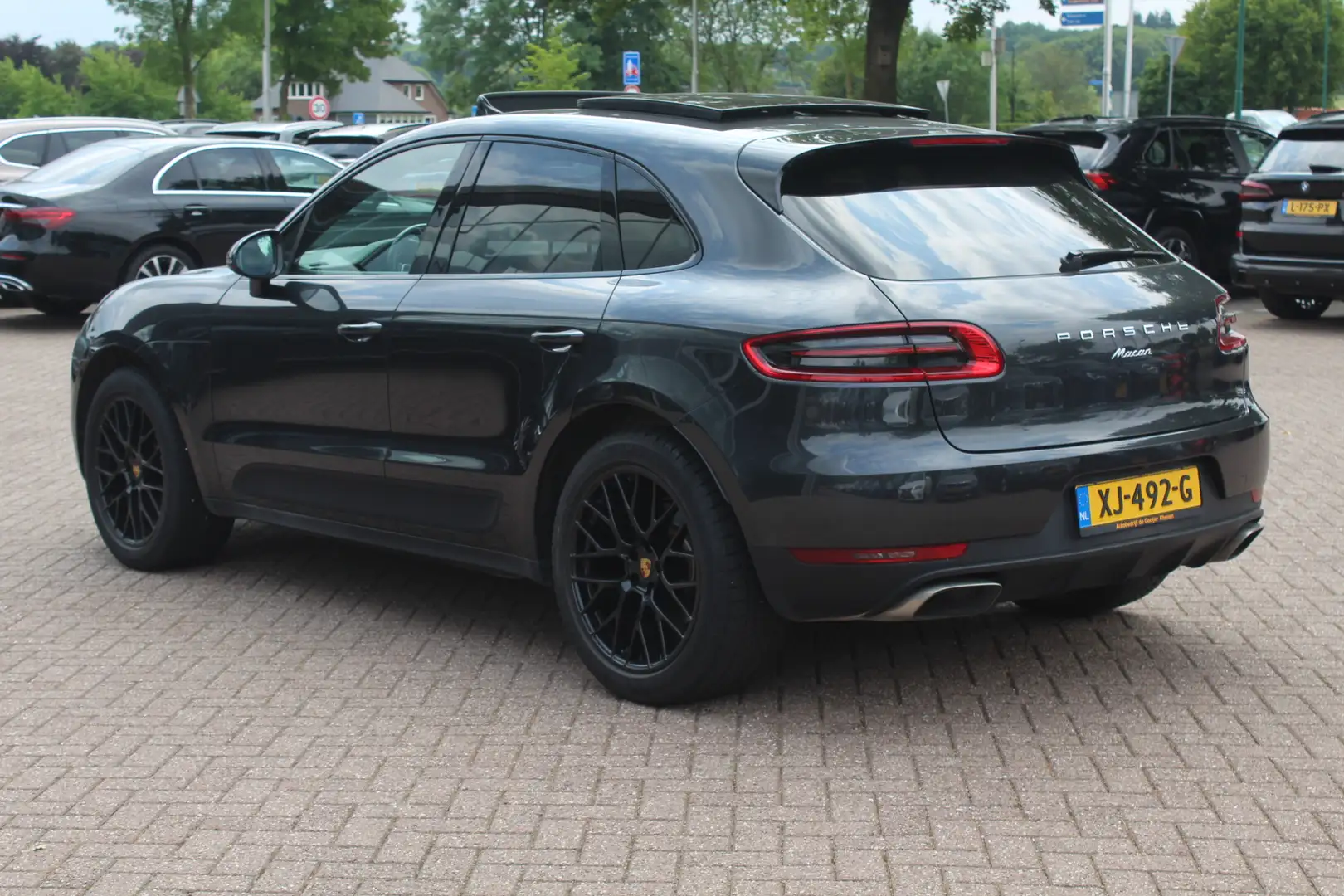 Porsche Macan 2.0 / Panoramadak / Camera / Luxe Leder / 21'' / S Grijs - 2