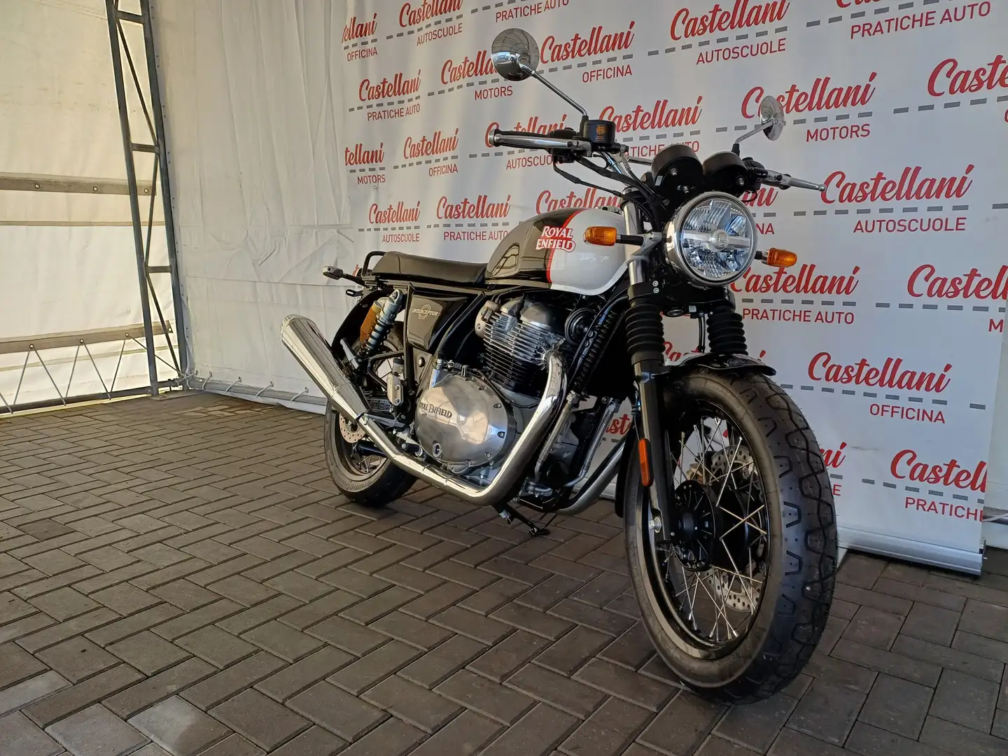 Royal Enfield Interceptor INTERCEPTOR  650 Black Pearl Negro - 1