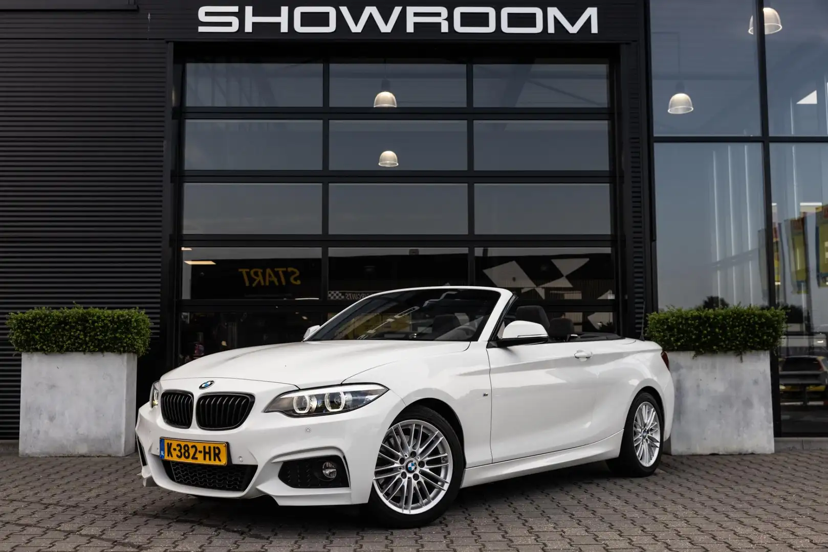 BMW 220 2-serie Cabrio 220i M-Sport, 184 PK, Alcantara, LE Wit - 2