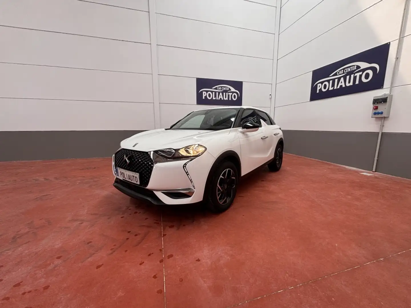 DS Automobiles DS 3 Crossback BlueHDi So Chic 100 Blanco - 2