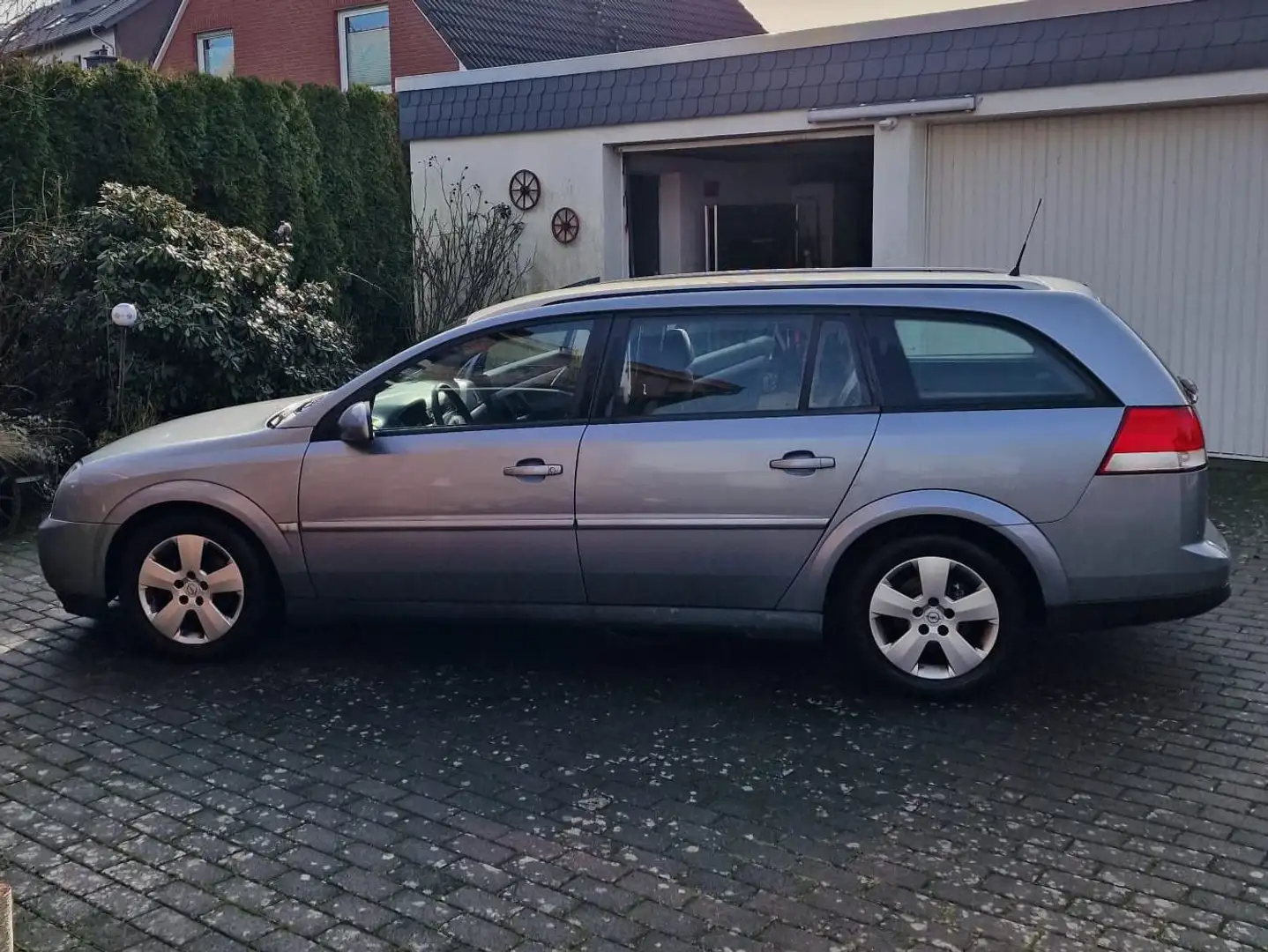 Opel Vectra C-Station Wagon Silber - 2