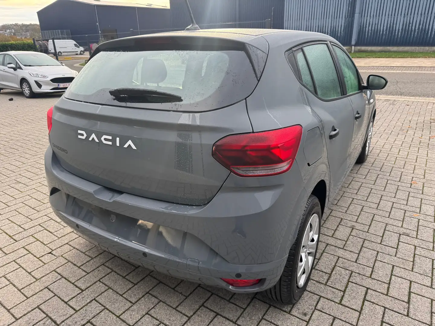 Dacia Sandero Sandero 1.0i SCe Essential Gris - 2