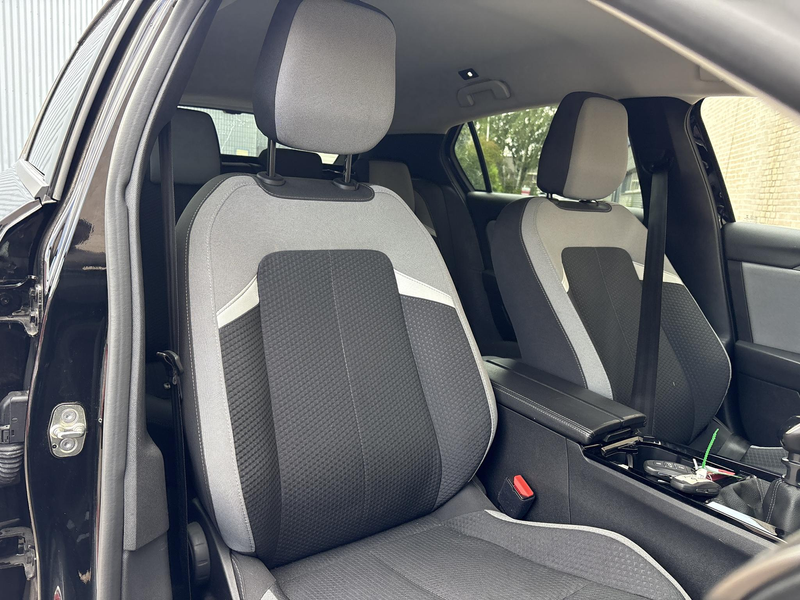 Opel Astra 1.2 Business Edition | € 8.200,- NETTO! | Climate — photo 4