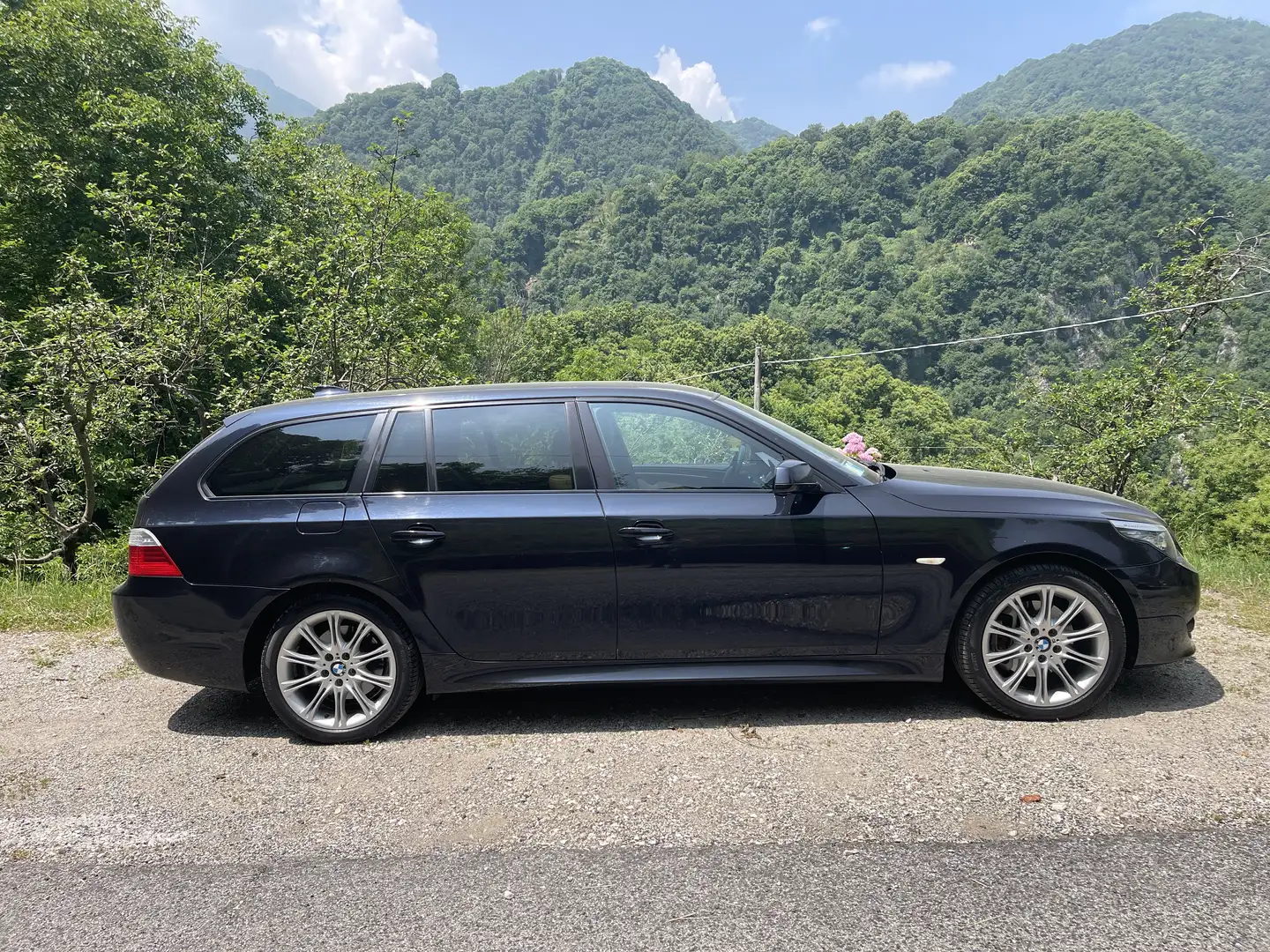 BMW 530 530d Touring XDRIVE MSPORT - 2