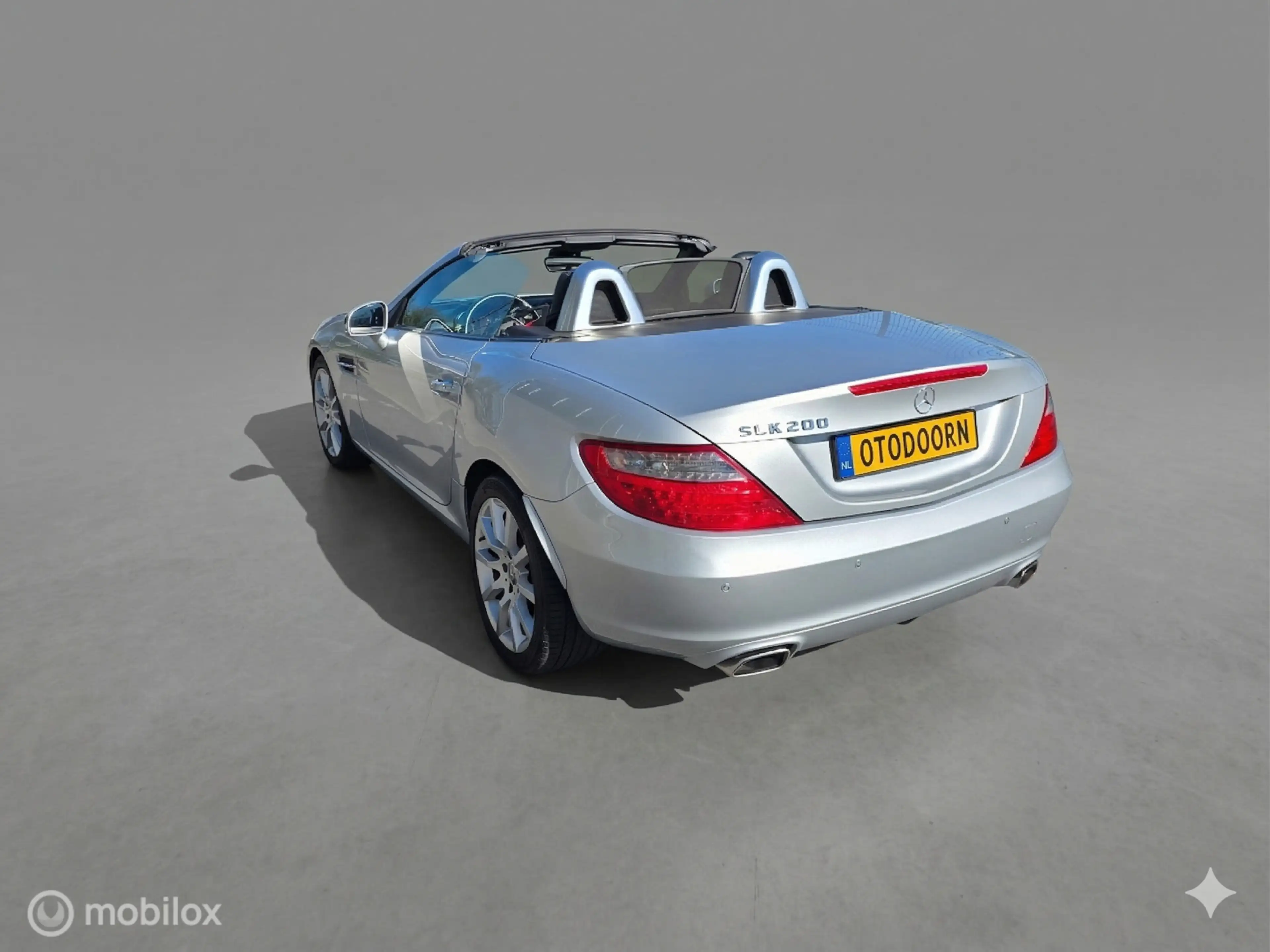 Mercedes-Benz SLK 200 — photo 7