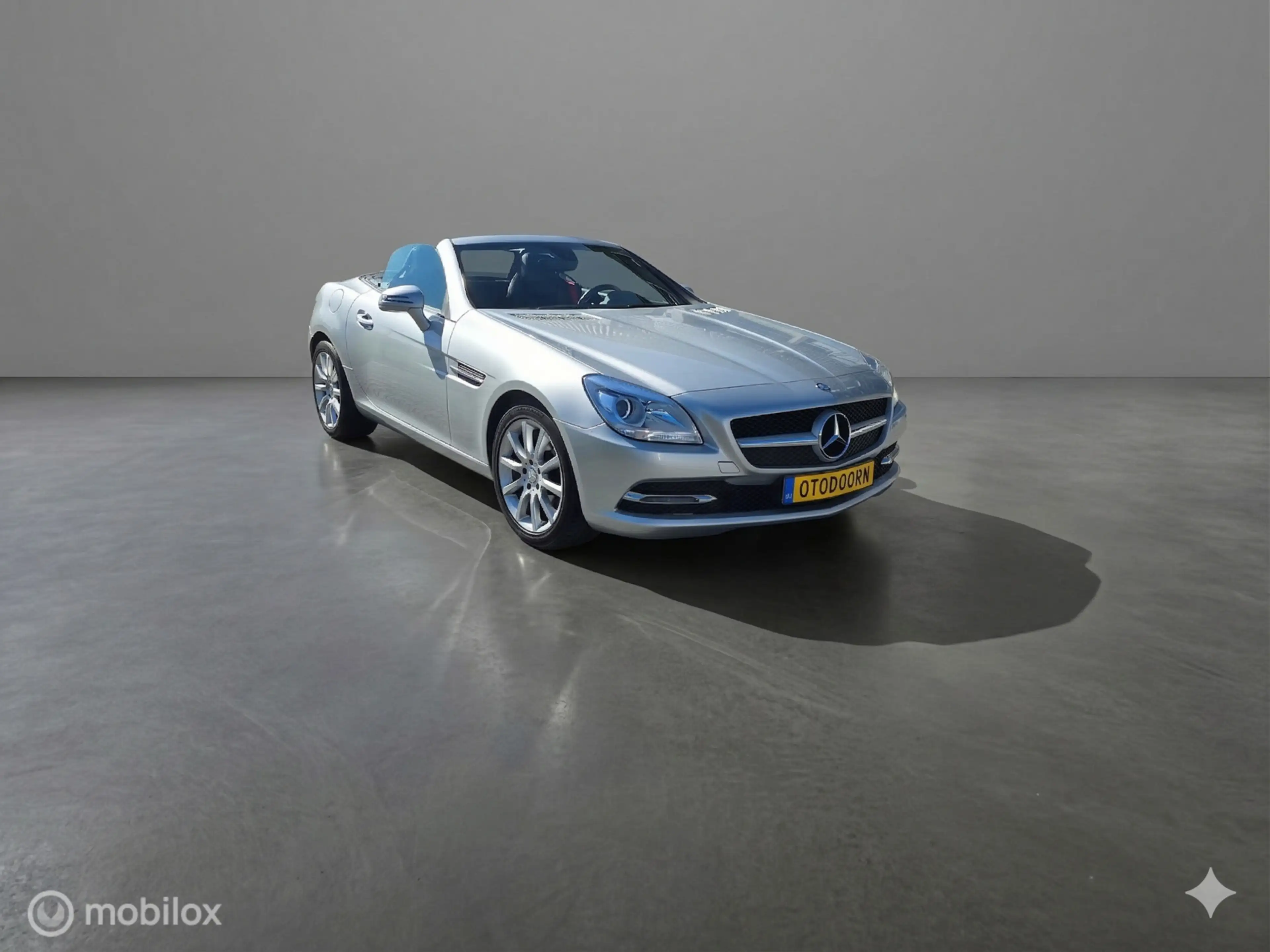 Mercedes-Benz SLK 200 — photo 8