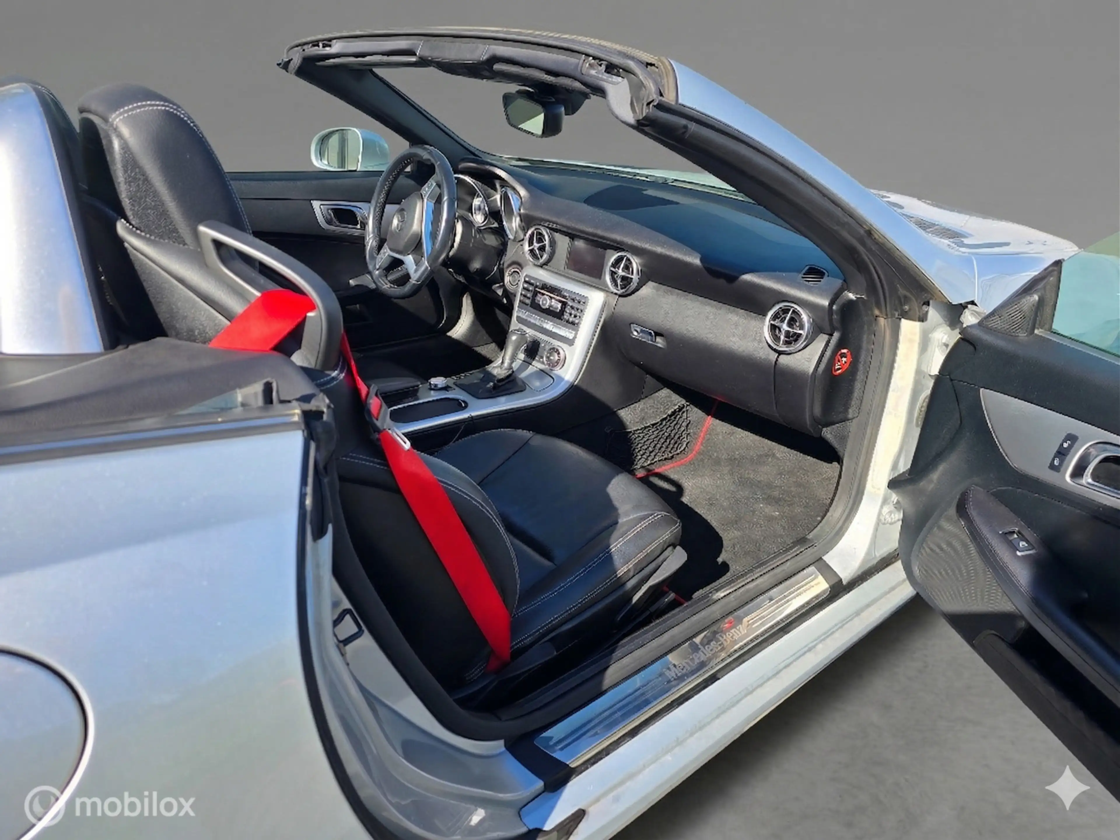 Mercedes-Benz SLK 200 — photo 11