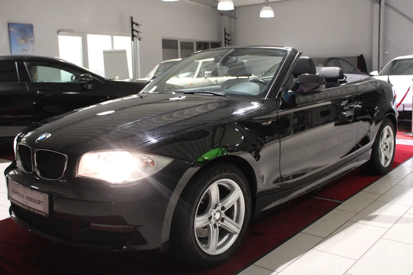 BMW 118 i Cabrio Schwarz - 2