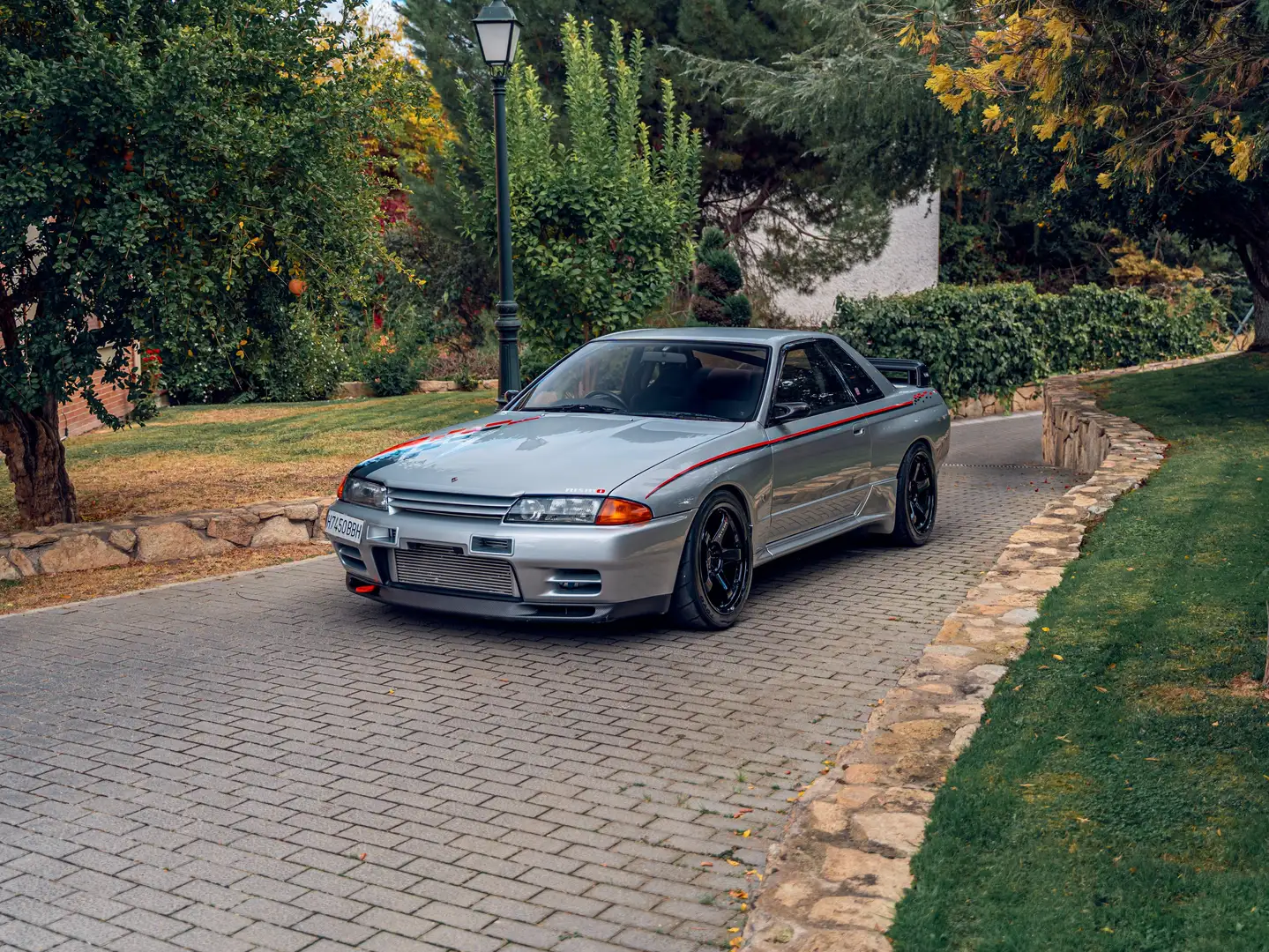 Nissan Skyline Plateado - 1