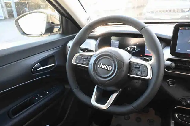 Jeep Avenger view 12