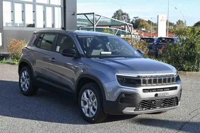 Jeep Avenger view 2