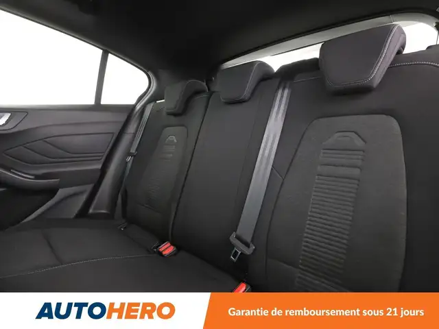 Ford Focus view 14