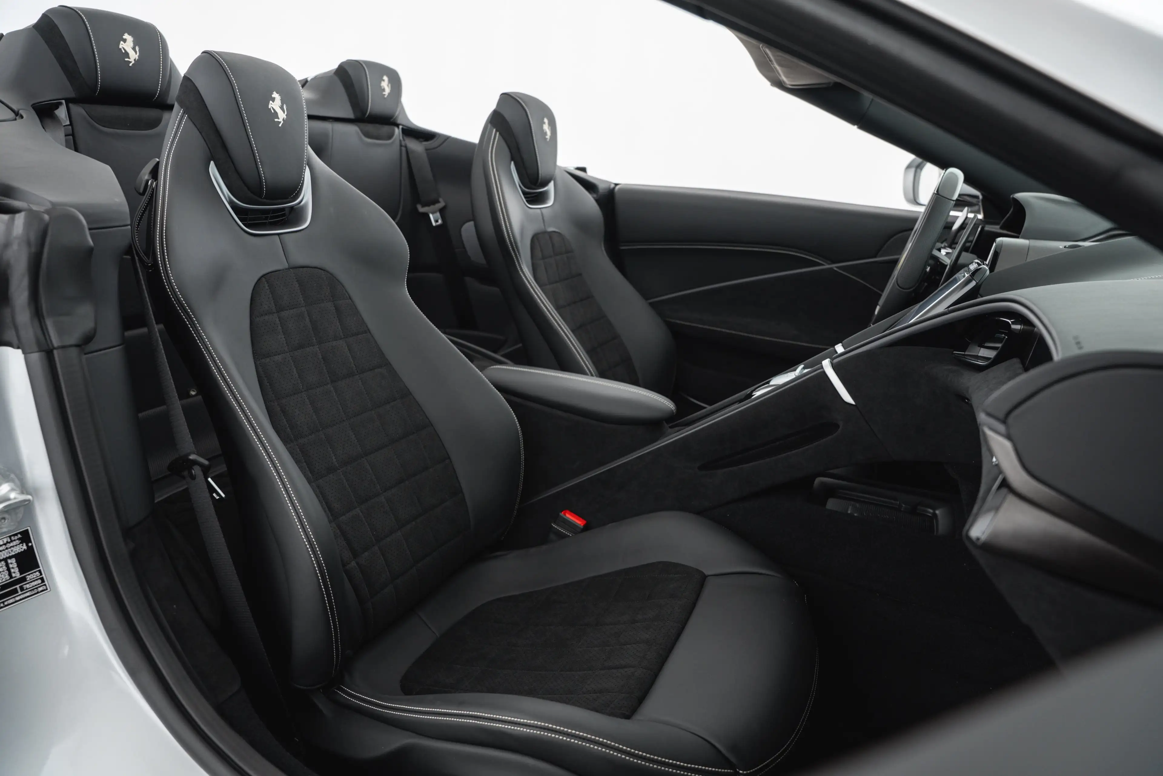 Ferrari Roma Spider 3.9 T V8 Spider — photo 13
