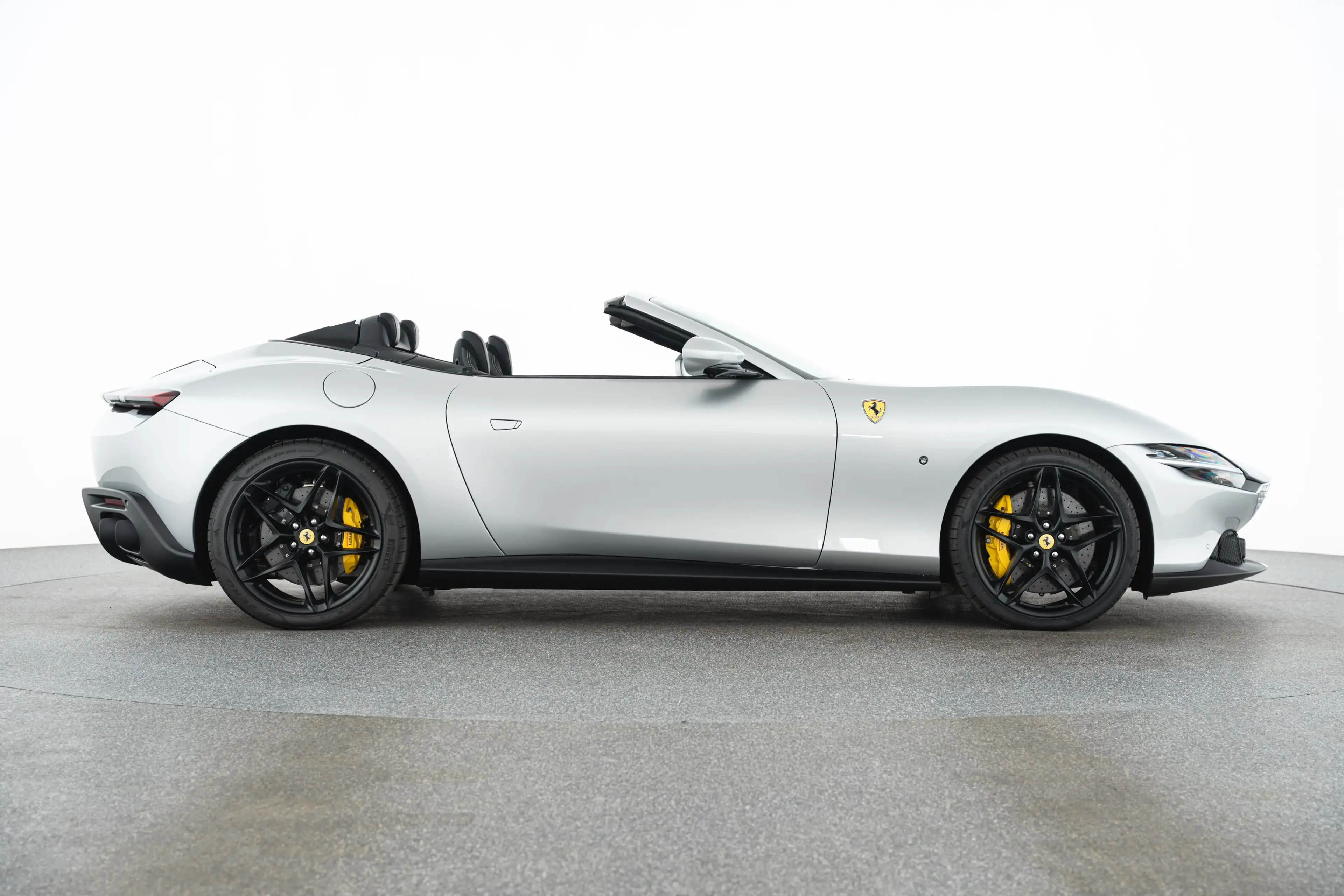 Ferrari Roma Spider 3.9 T V8 Spider — photo 4