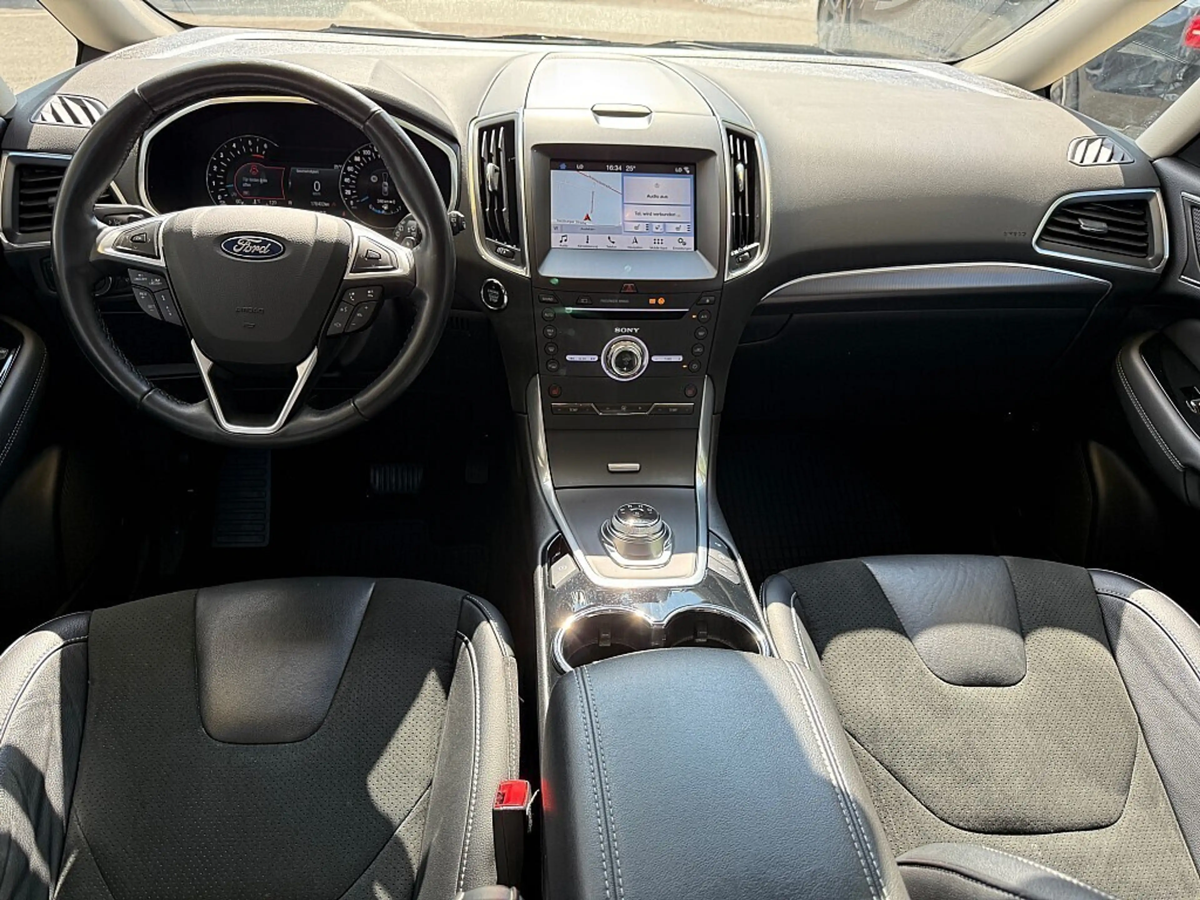 Ford Galaxy 2,0 EcoBlue SCR Titanium Aut. — photo 15