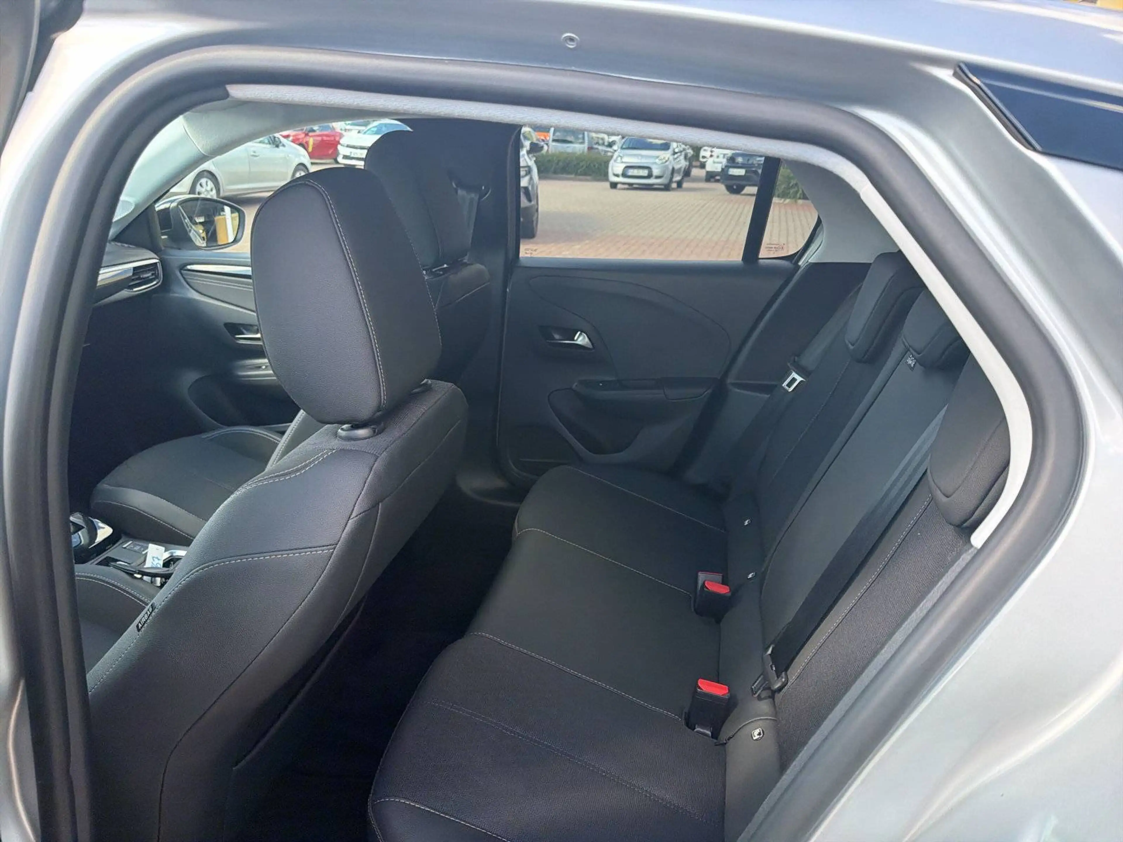Opel Corsa-e Elegance — photo 13