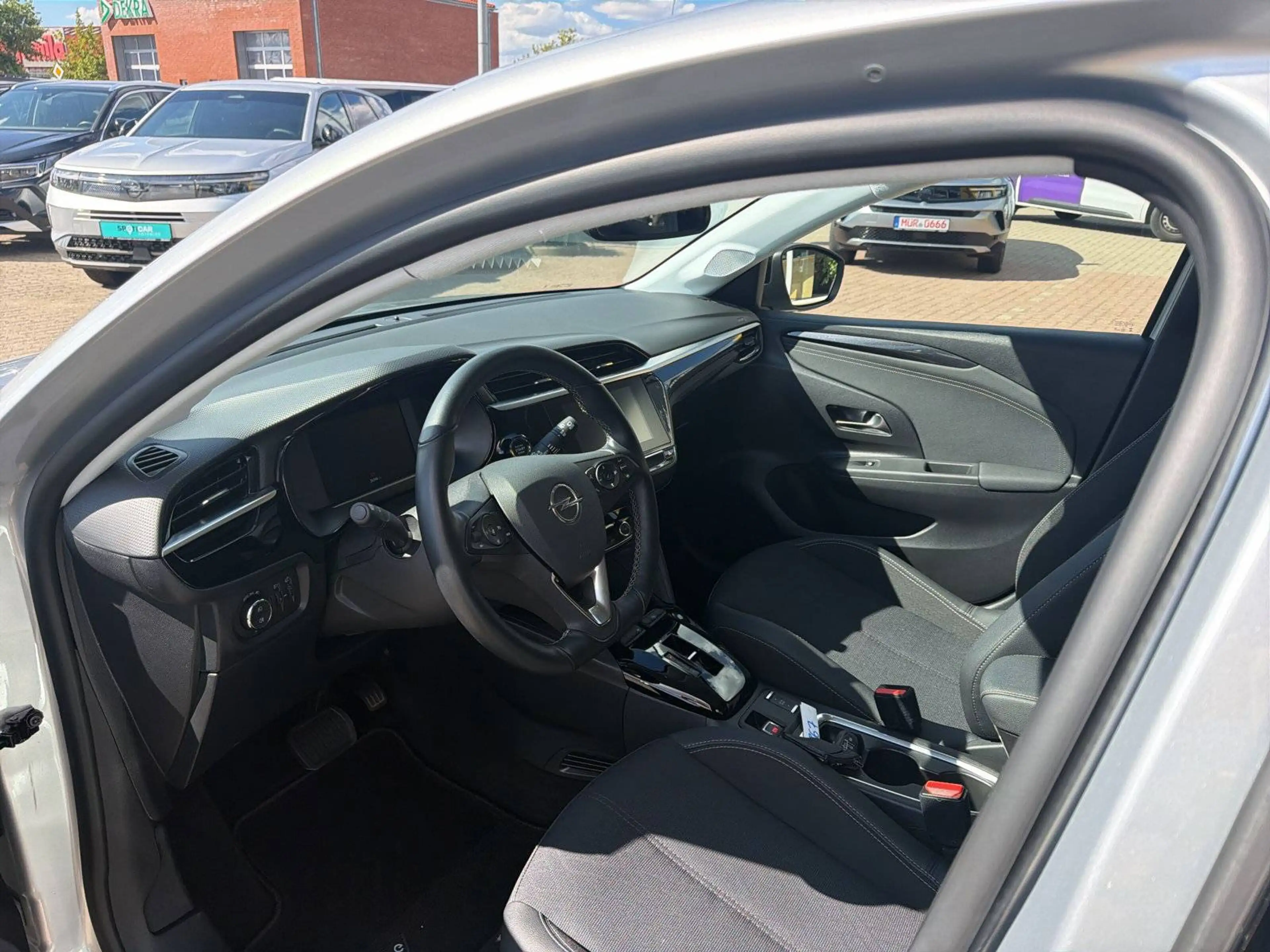 Opel Corsa-e Elegance — photo 11