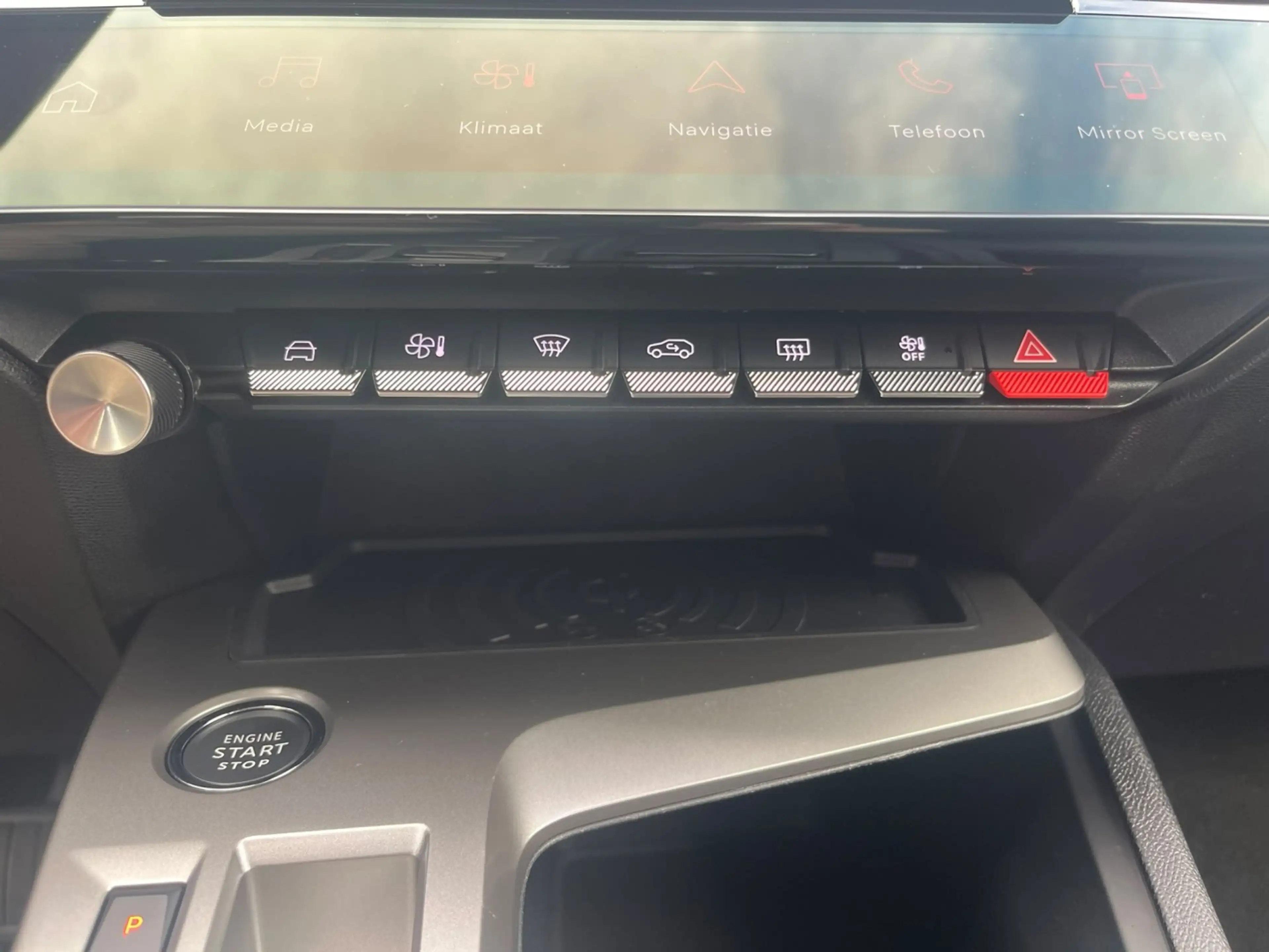 Peugeot 408 1.2 Hybrid 145 e-DCS6 Allure — photo 8
