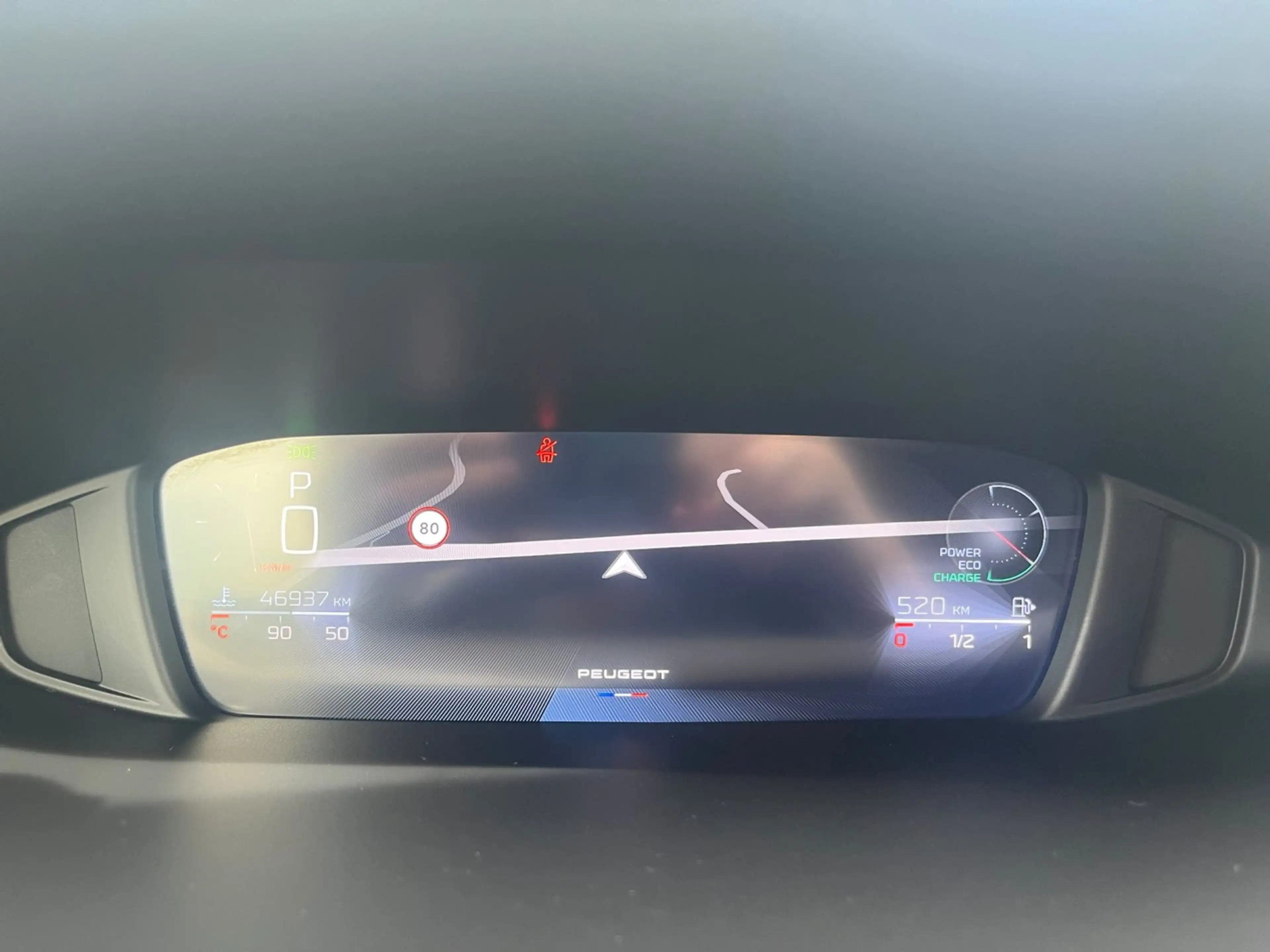 Peugeot 408 1.2 Hybrid 145 e-DCS6 Allure — photo 11