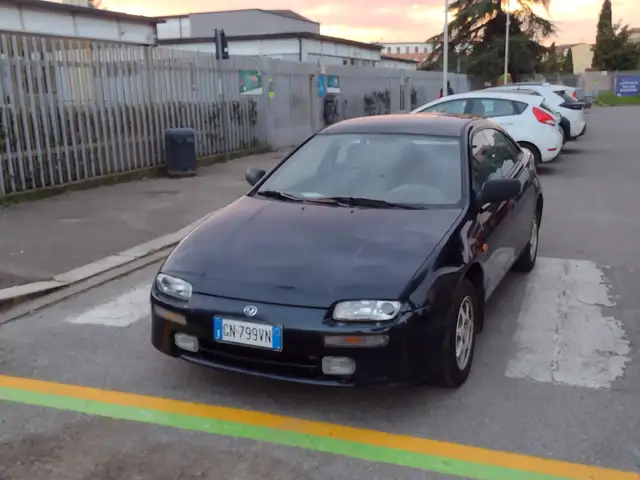 Mazda 323