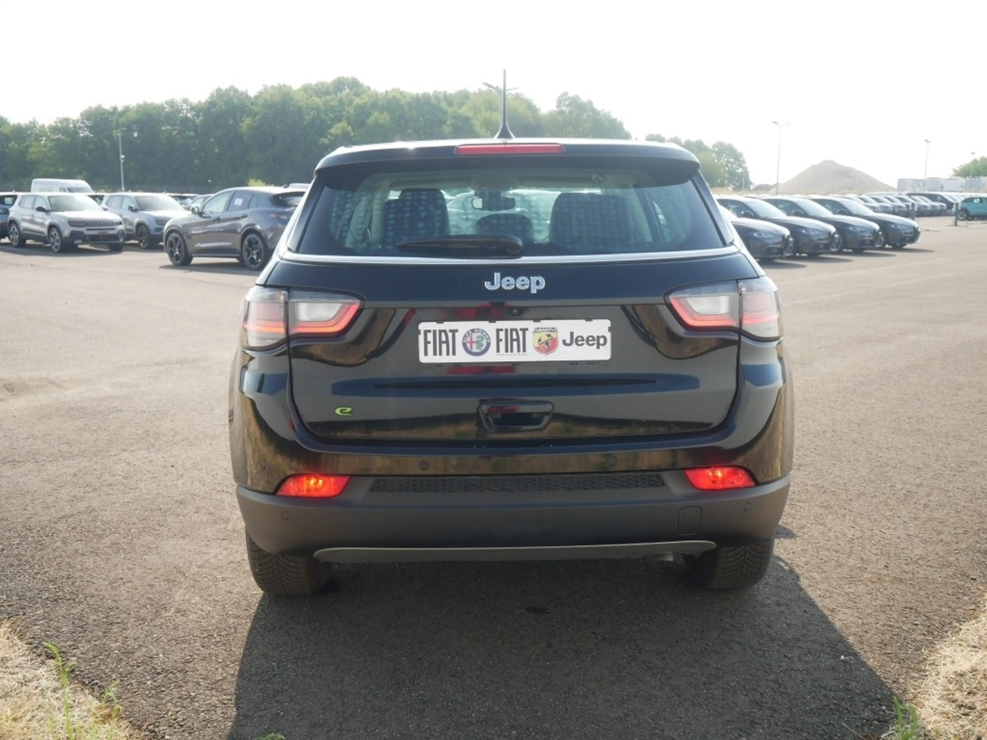 Jeep Compass ALTITUDE e-HYBRID 1.5l 130PS AT SICHERHEIT WINTER — photo 4