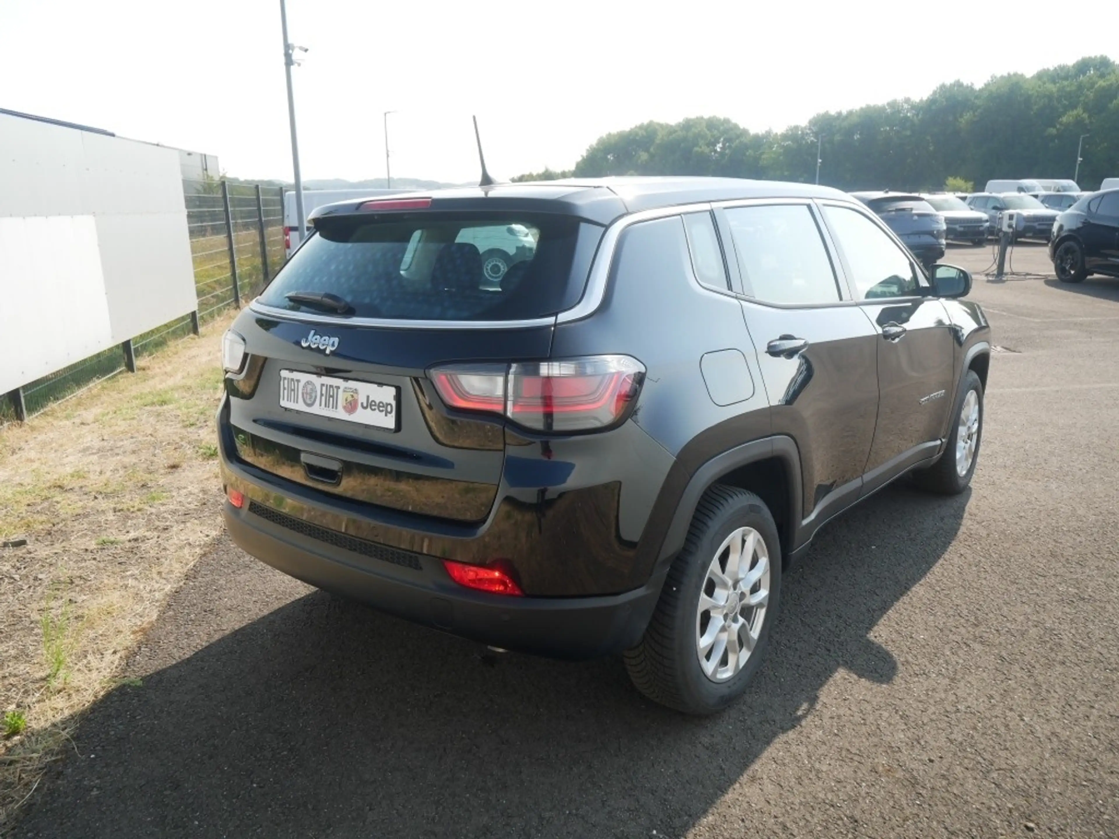 Jeep Compass ALTITUDE e-HYBRID 1.5l 130PS AT SICHERHEIT WINTER — photo 3