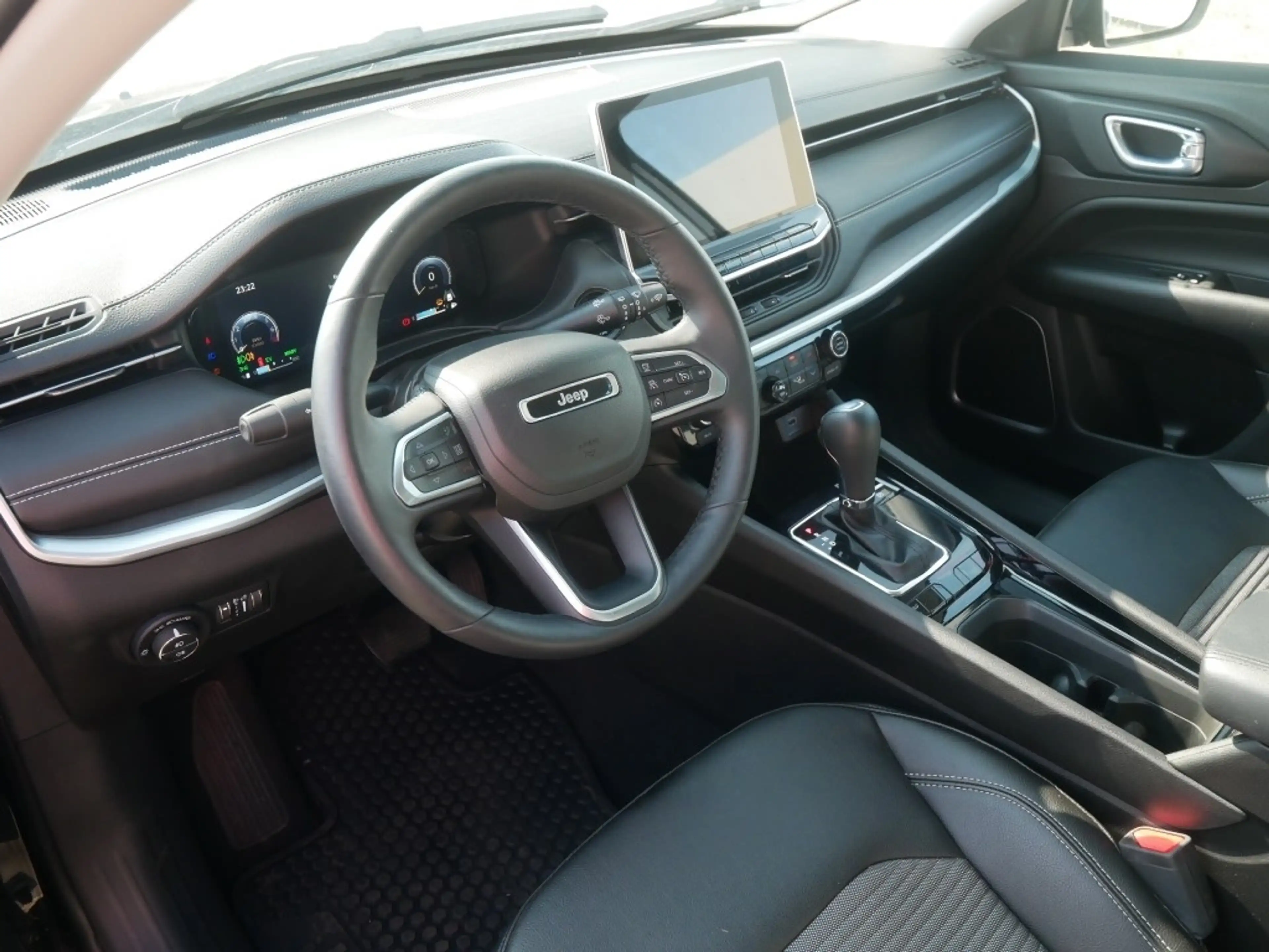 Jeep Compass ALTITUDE e-HYBRID 1.5l 130PS AT SICHERHEIT WINTER — photo 10