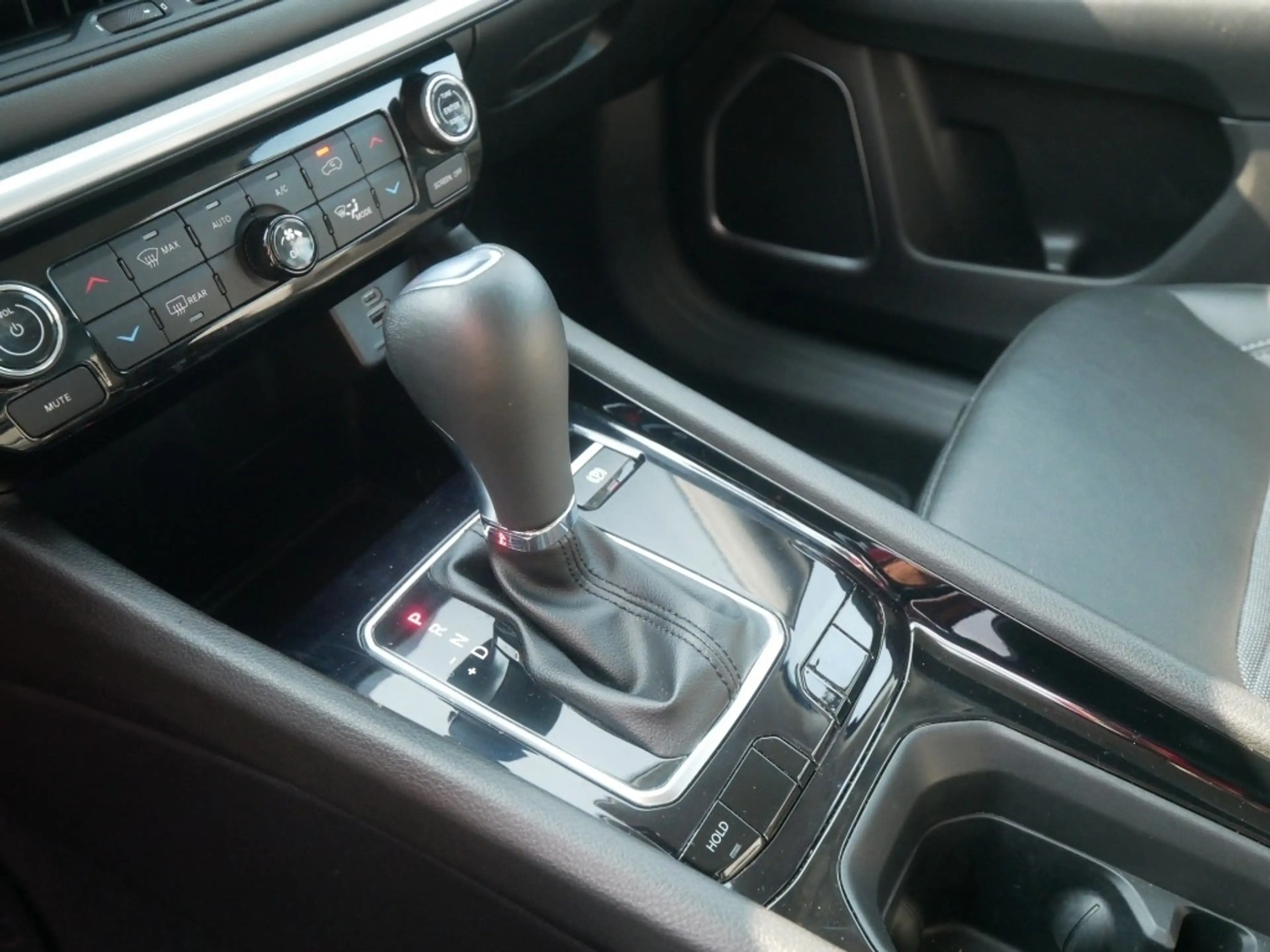 Jeep Compass ALTITUDE e-HYBRID 1.5l 130PS AT SICHERHEIT WINTER — photo 11