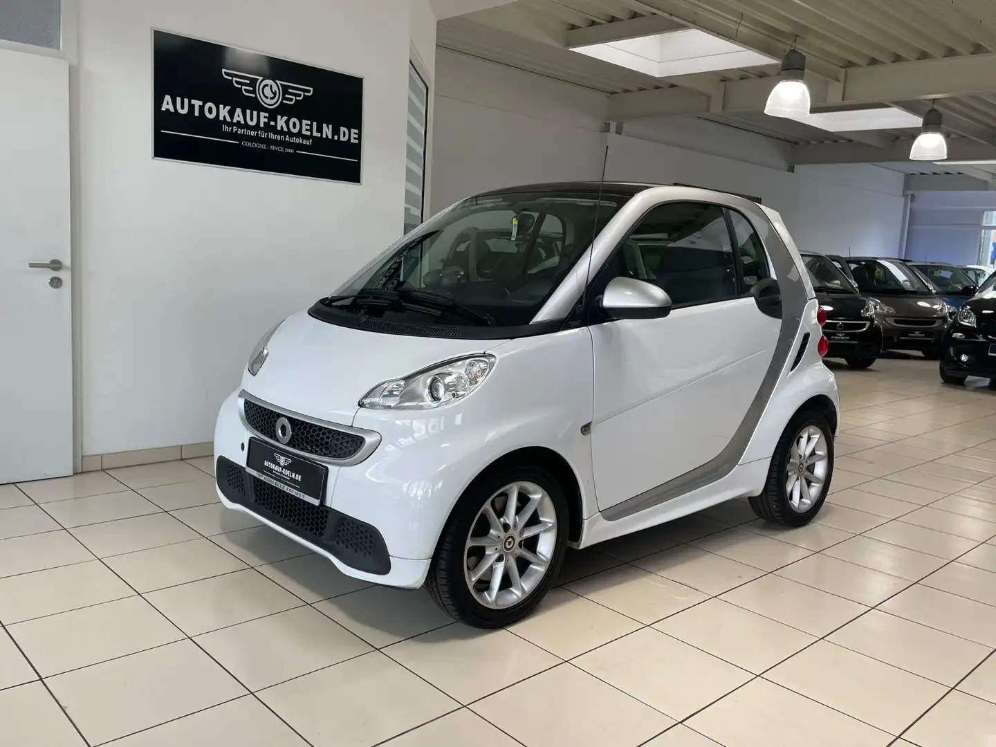 smart forTwo coupe passion/Servo/Navi/Klima Weiß - 2