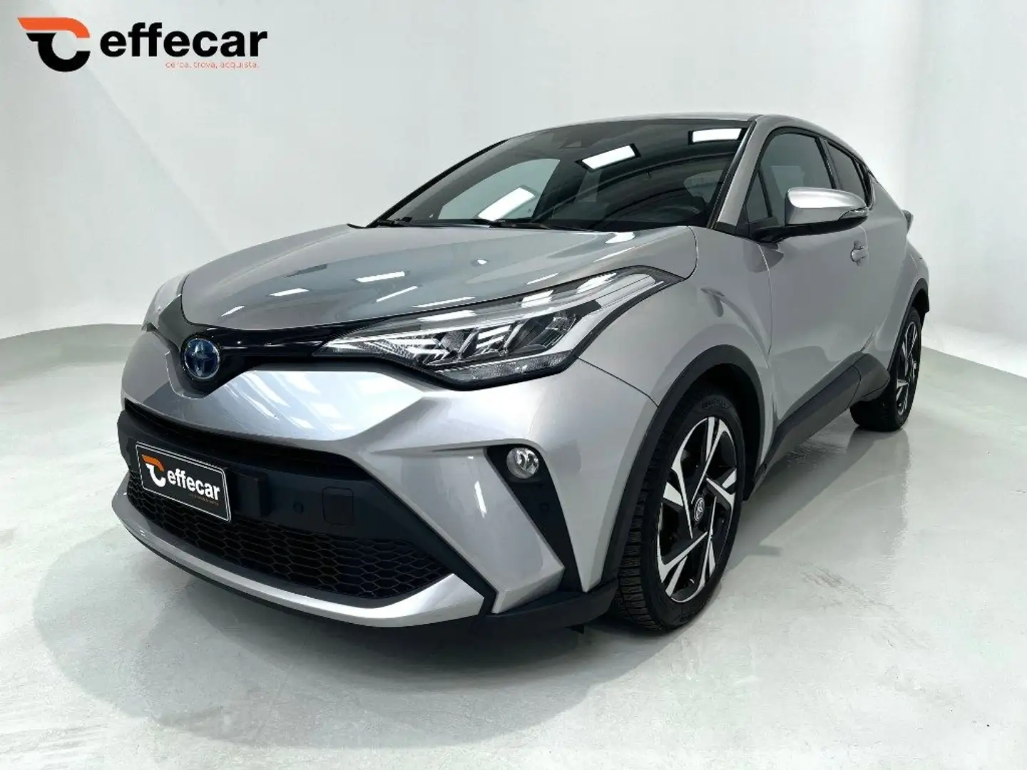 Toyota C-HR 1.8 Hybrid E-CVT Trend Plateado - 1