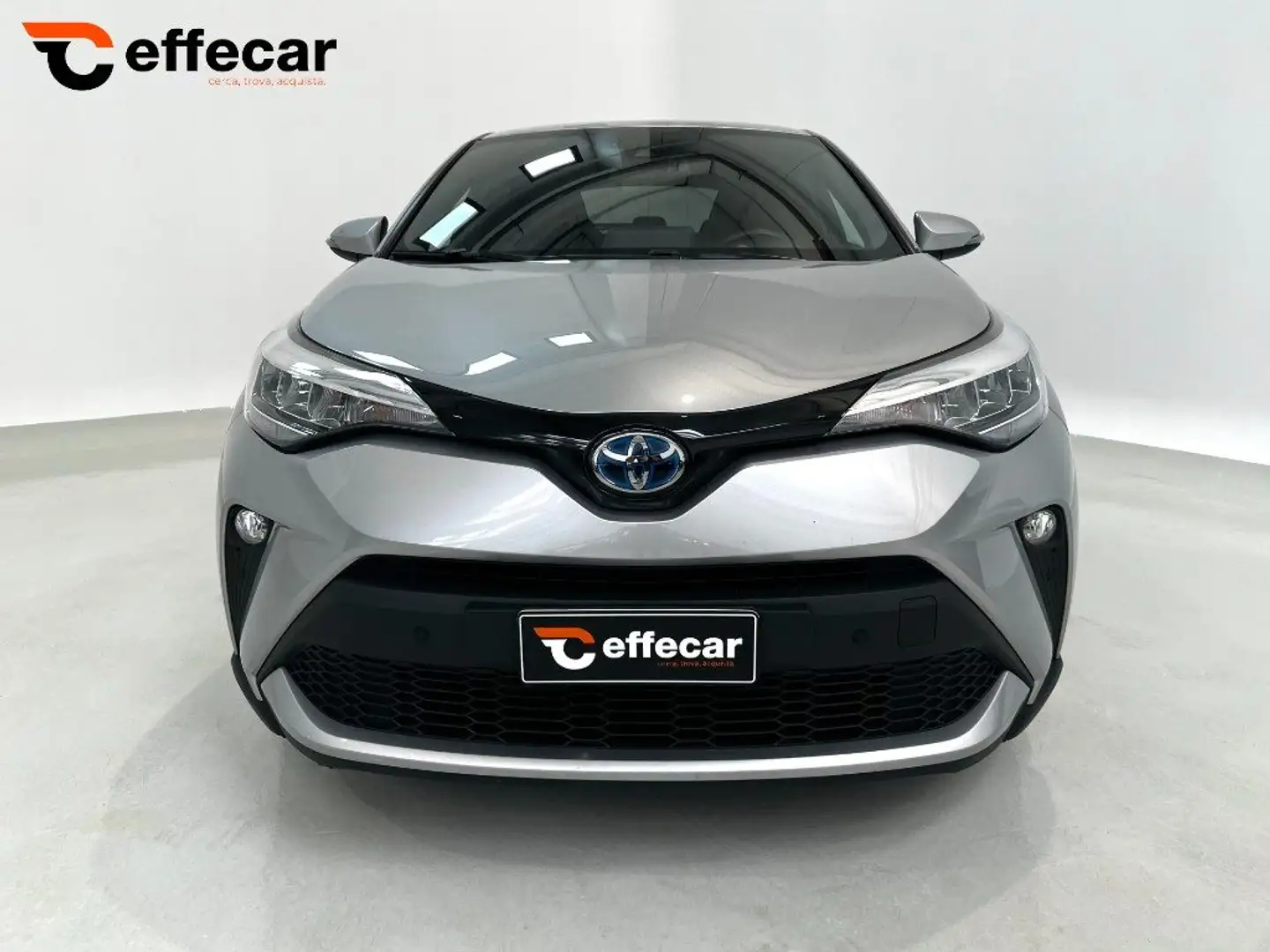 Toyota C-HR 1.8 Hybrid E-CVT Trend Plateado - 2