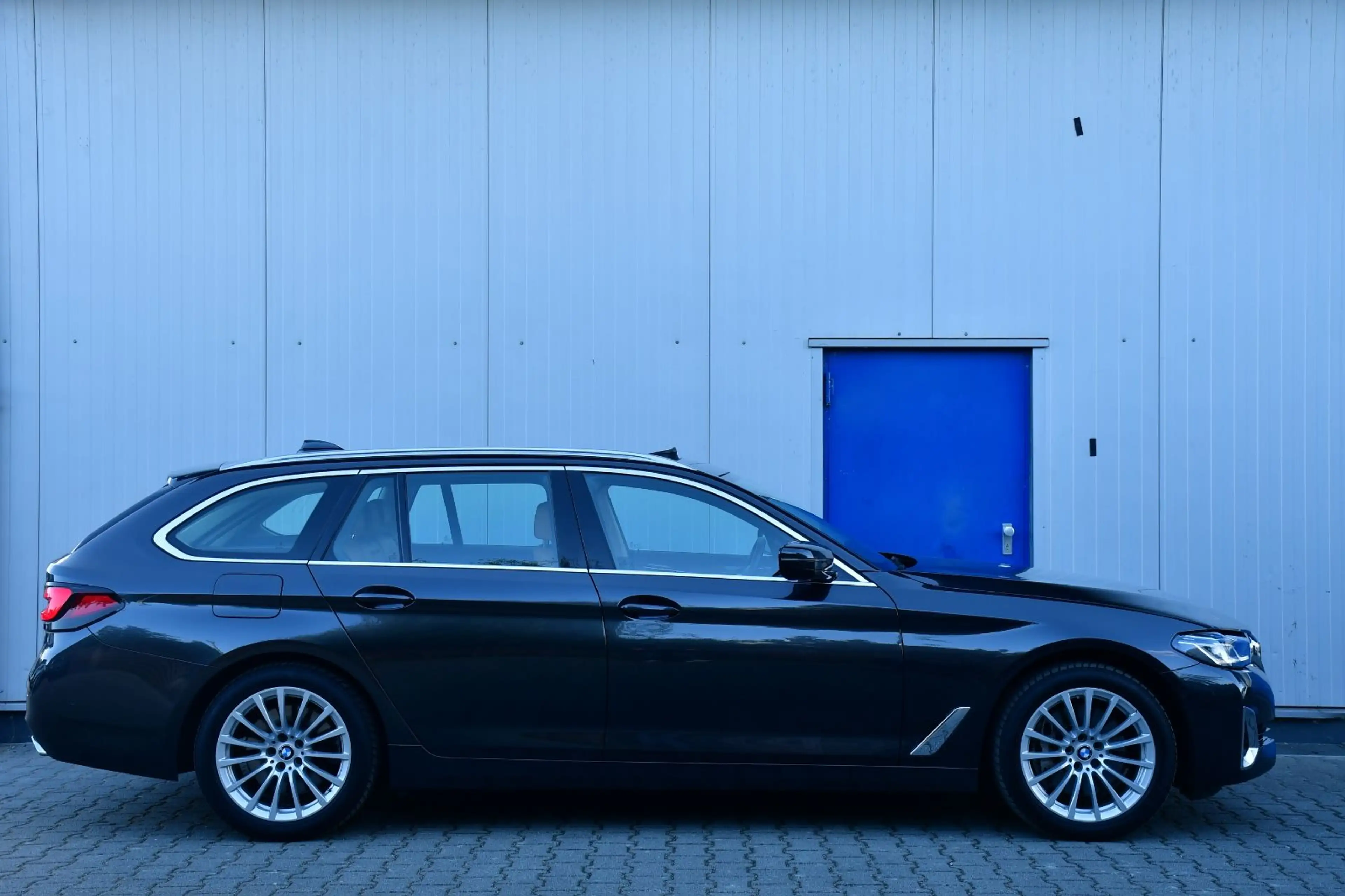 BMW 540 d xDrive Touring Luxury Line Pano Laser HUD — photo 8