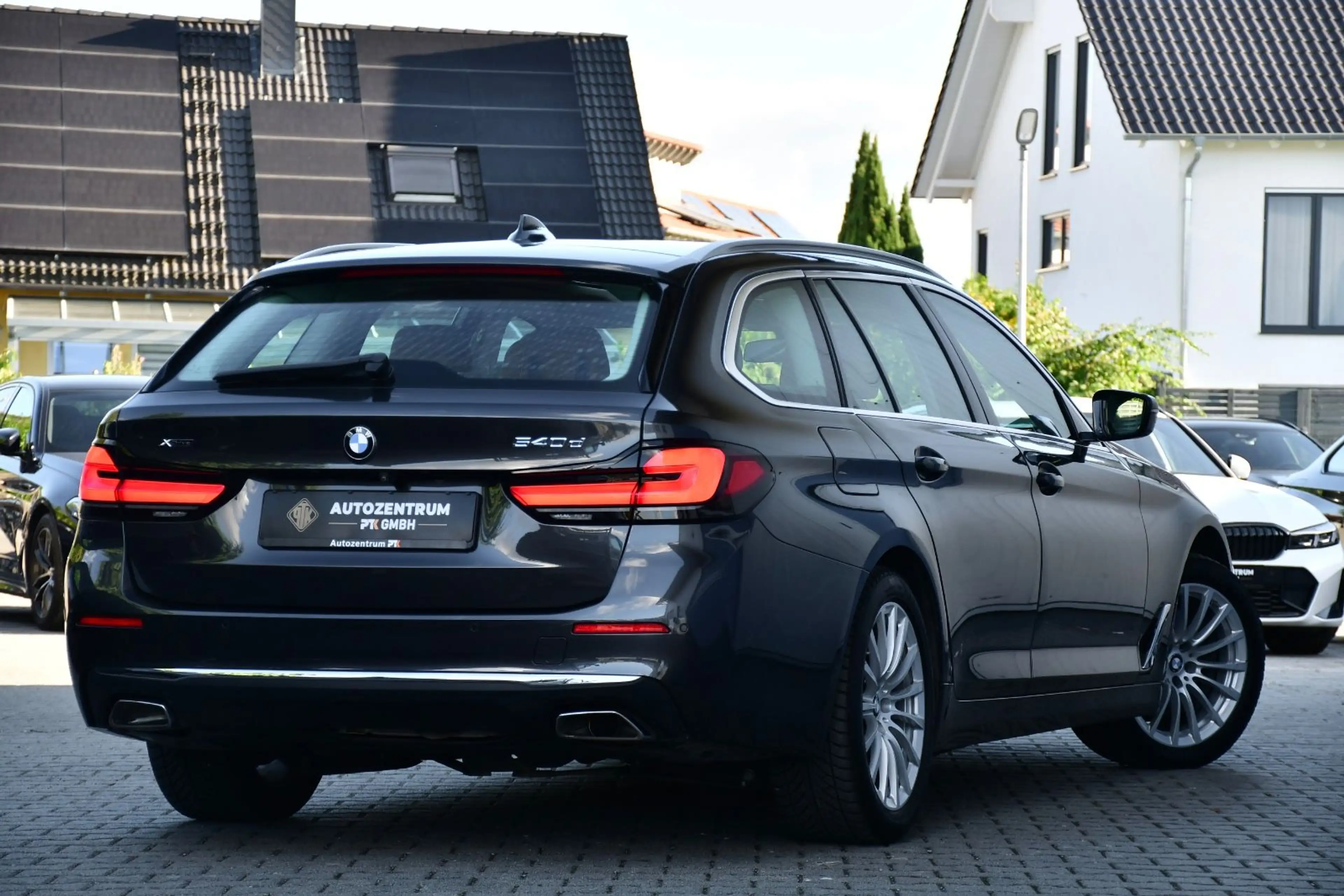 BMW 540 d xDrive Touring Luxury Line Pano Laser HUD — photo 6