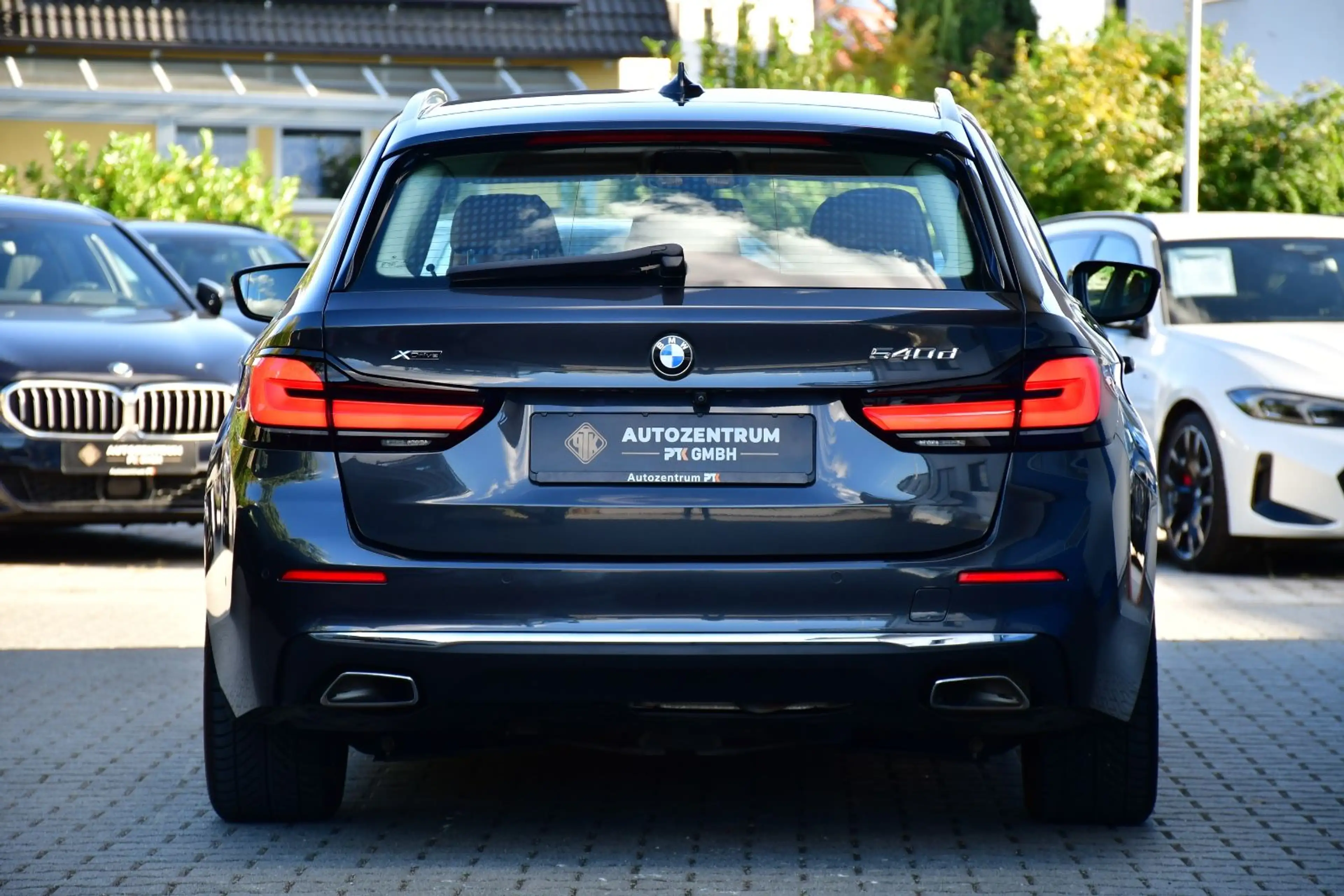 BMW 540 d xDrive Touring Luxury Line Pano Laser HUD — photo 5