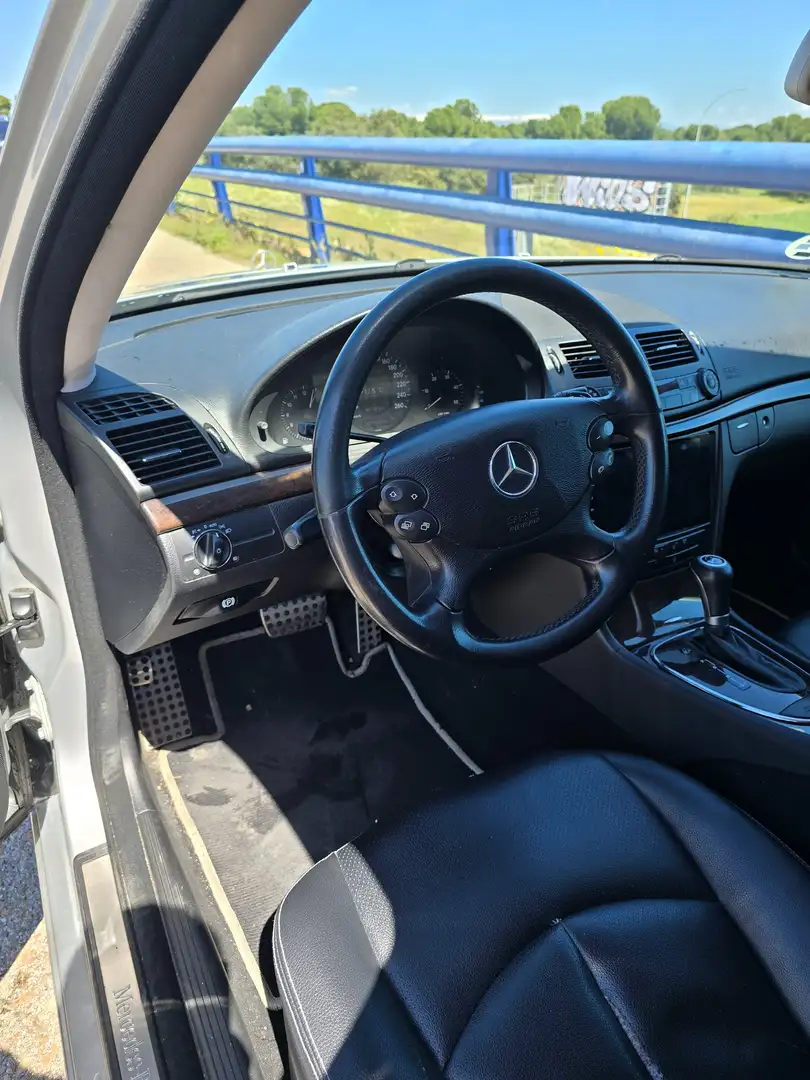 Mercedes-Benz E 220 E Estate 220CDI Avantgarde Aut. Avantgarde Plateado - 1